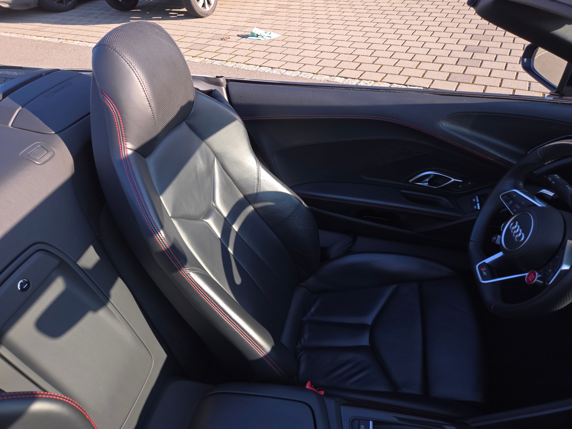 AUDI R8 Spyder performance S-Tronic-image-10