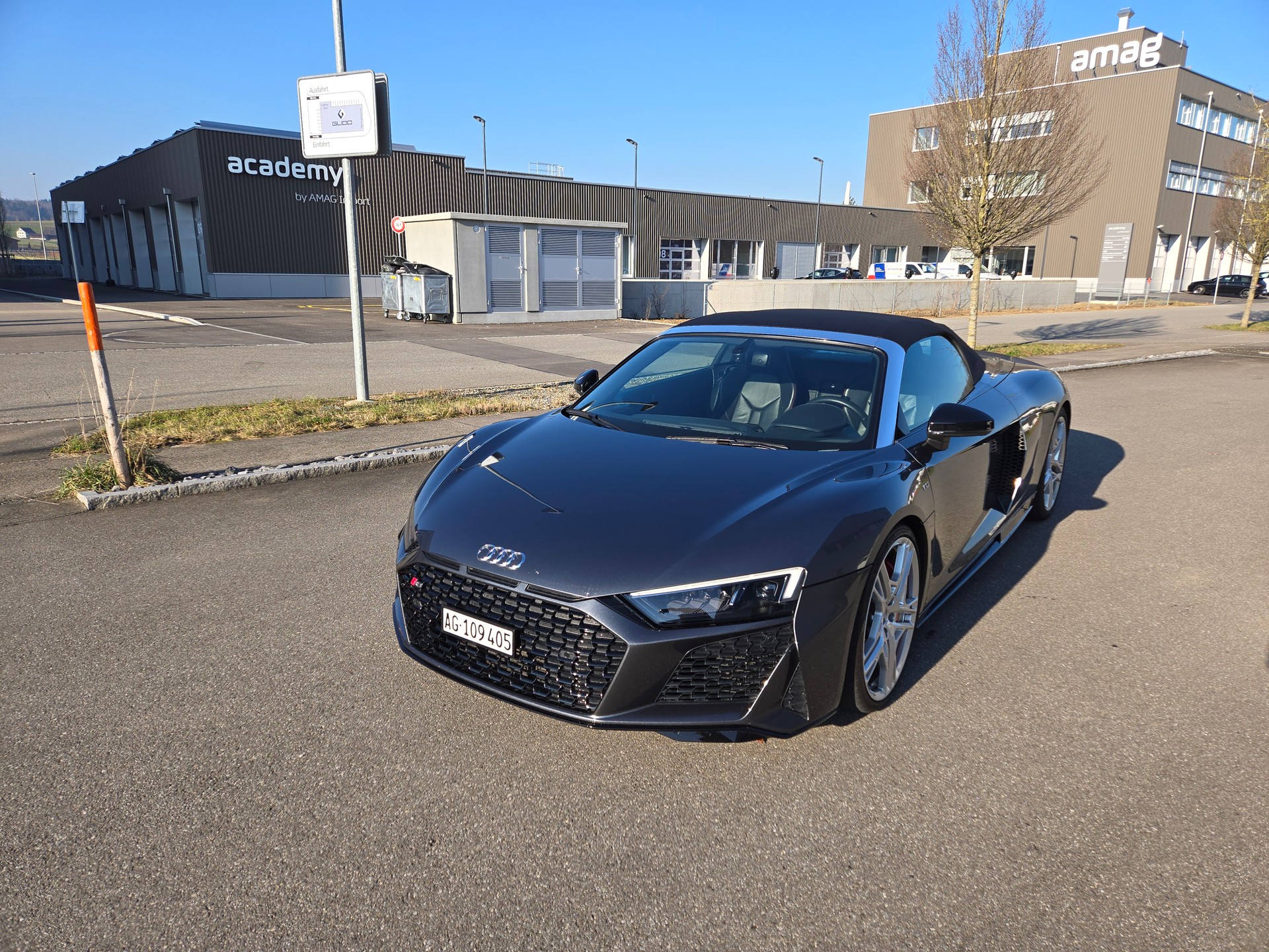 AUDI R8 Spyder performance S-Tronic-image-1