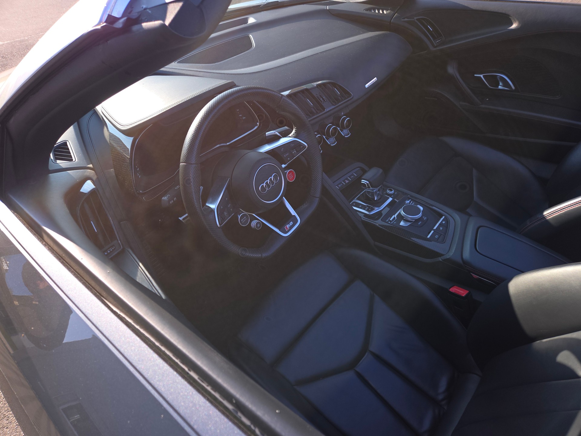 AUDI R8 Spyder performance S-Tronic-image-12