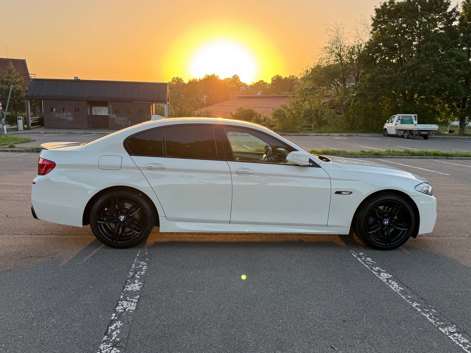 BMW 525d xDrive Steptronic M-Sportpaket-image-11
