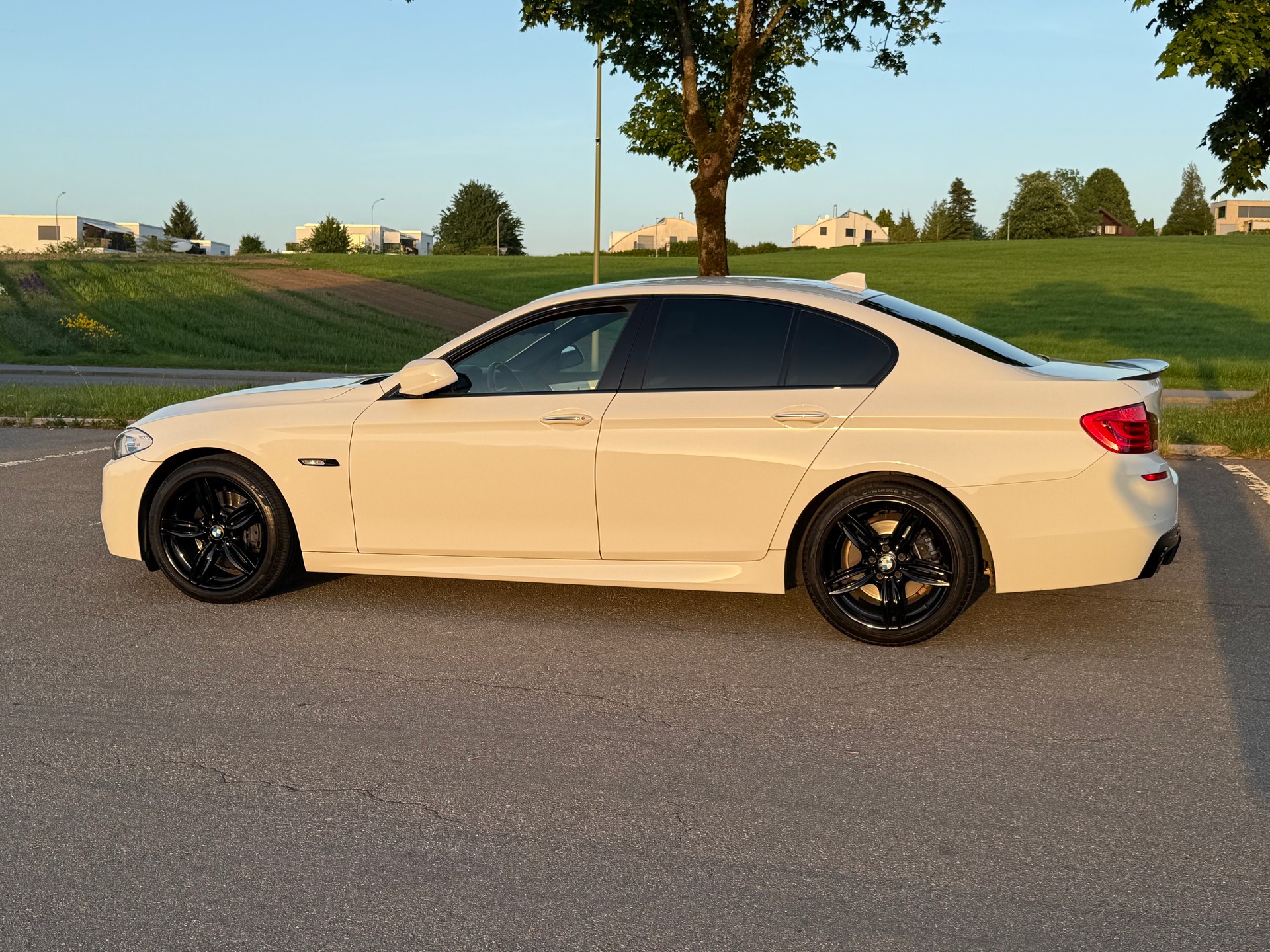 BMW 525d xDrive Steptronic M-Sportpaket-image-10