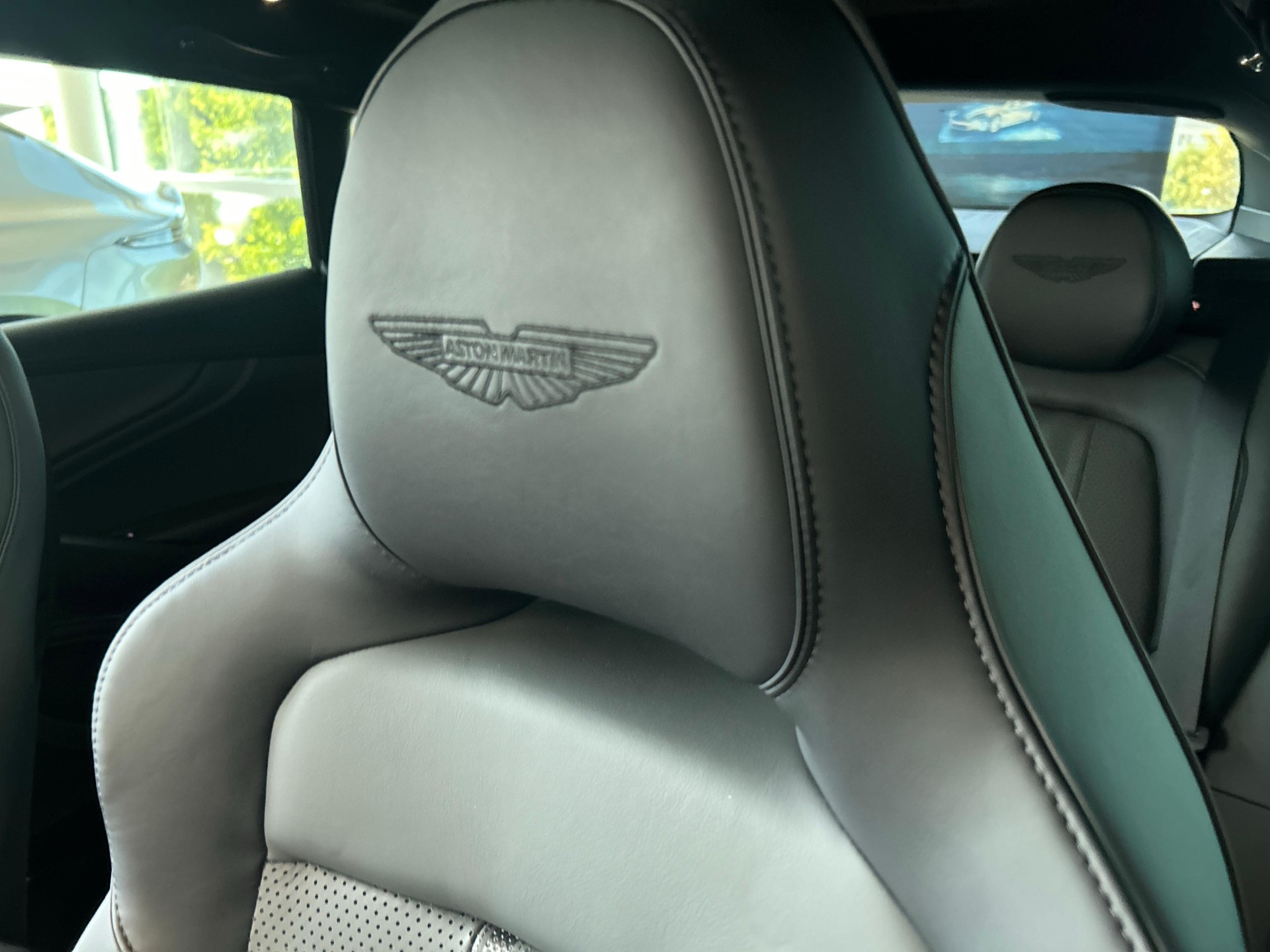 ASTON MARTIN DBX 707 4.0 V8 Bi-Turbo-image-20