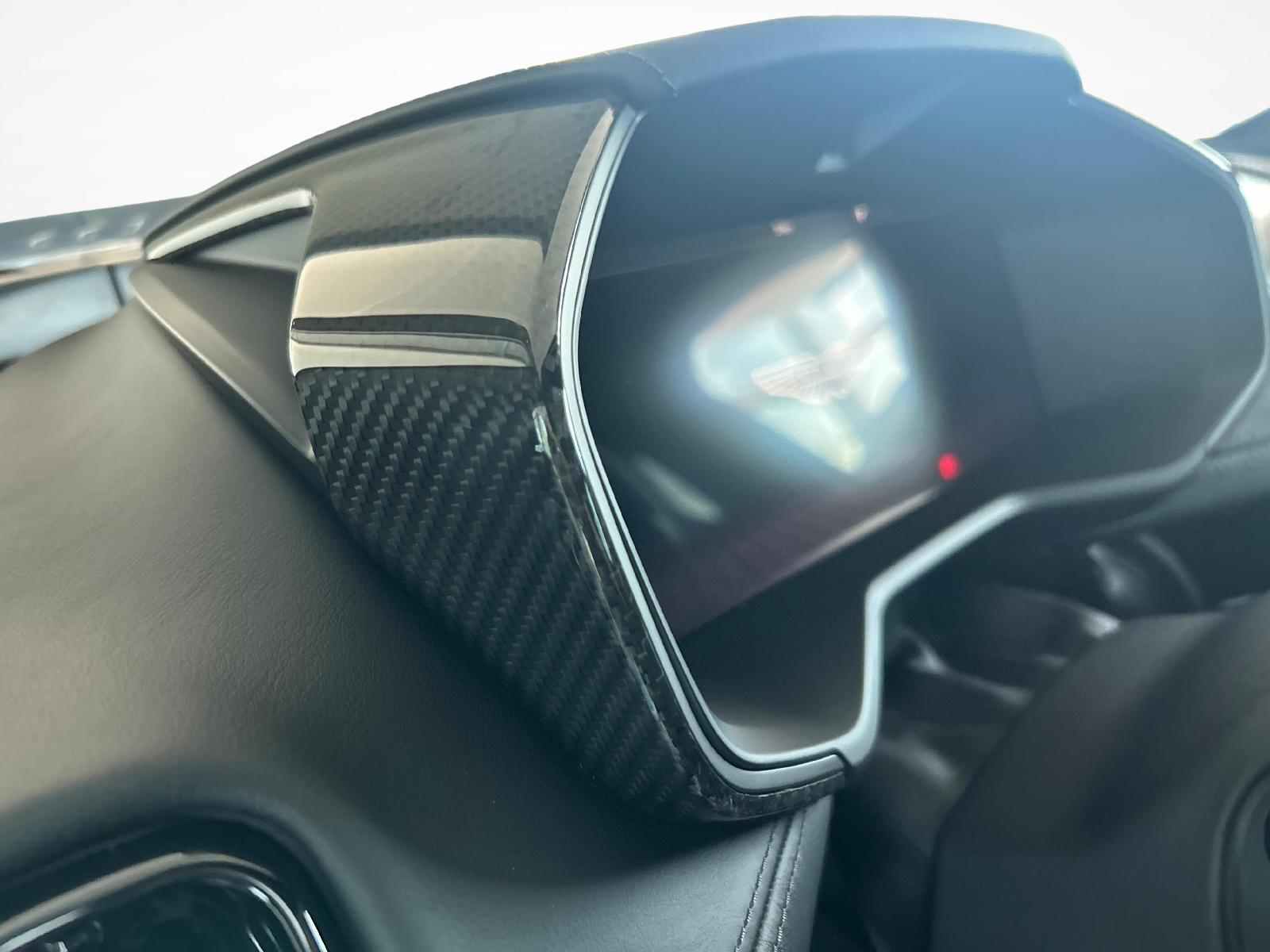 ASTON MARTIN DBX 707 4.0 V8 Bi-Turbo-image-15