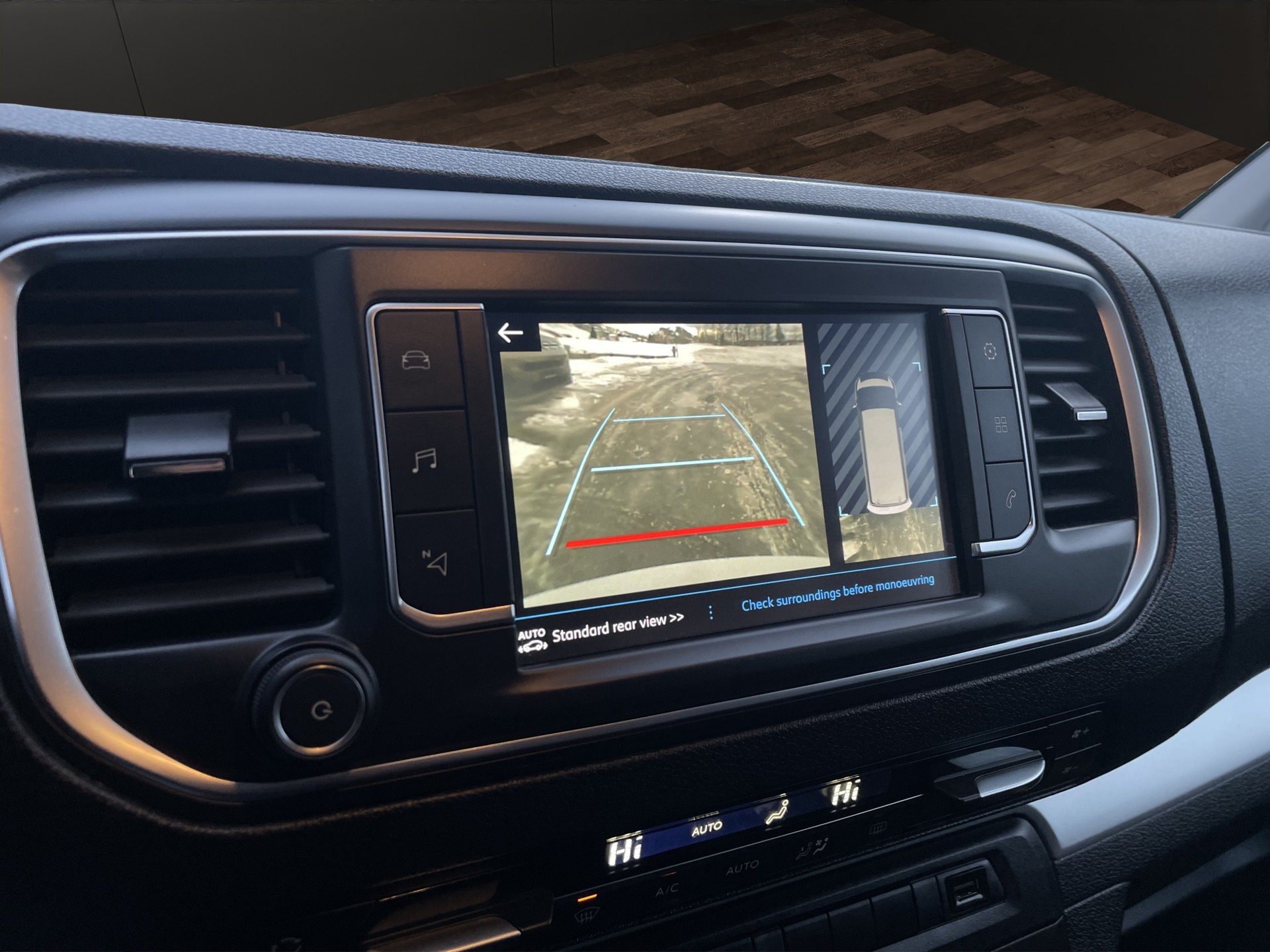 PEUGEOT Traveller 2.0 BlueHDi Business Standard EAT9-image-8
