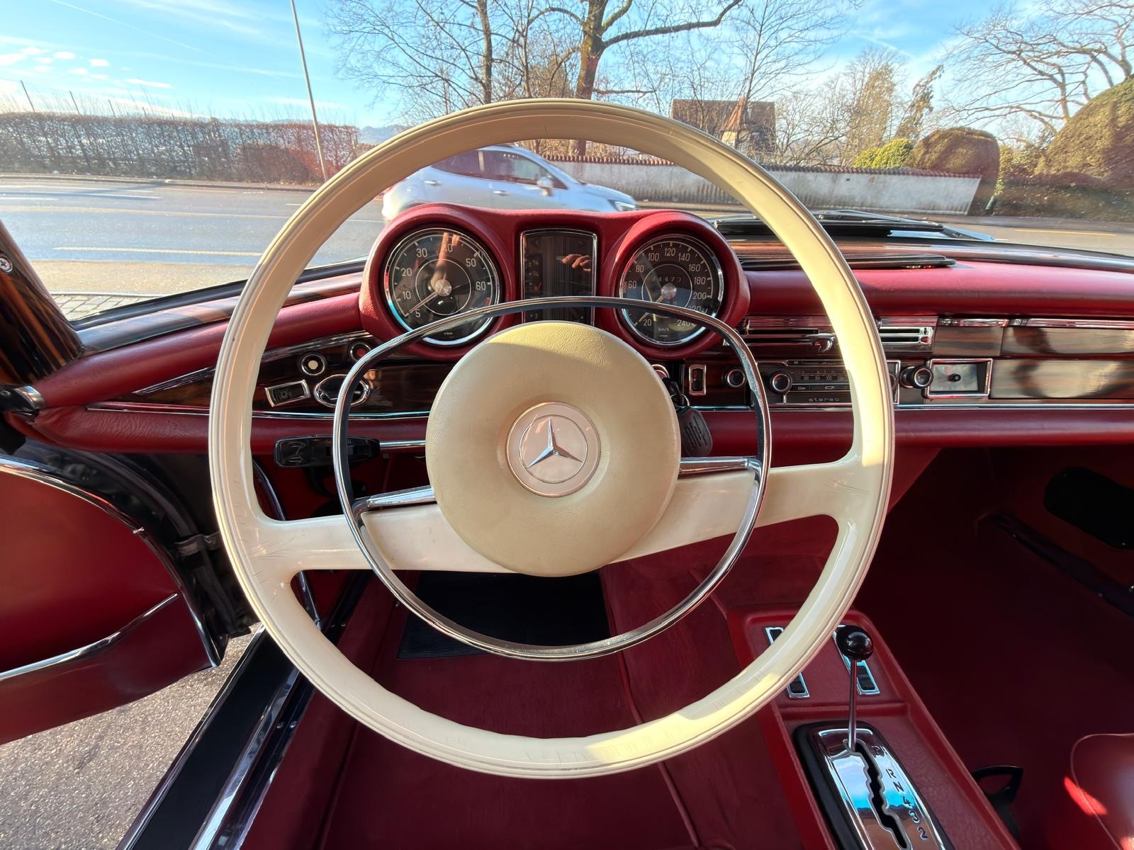 MERCEDES-BENZ SE 3.5 Coupé-image-10
