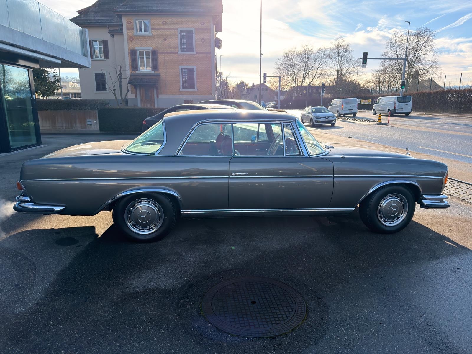 MERCEDES-BENZ SE 3.5 Coupé-image-4