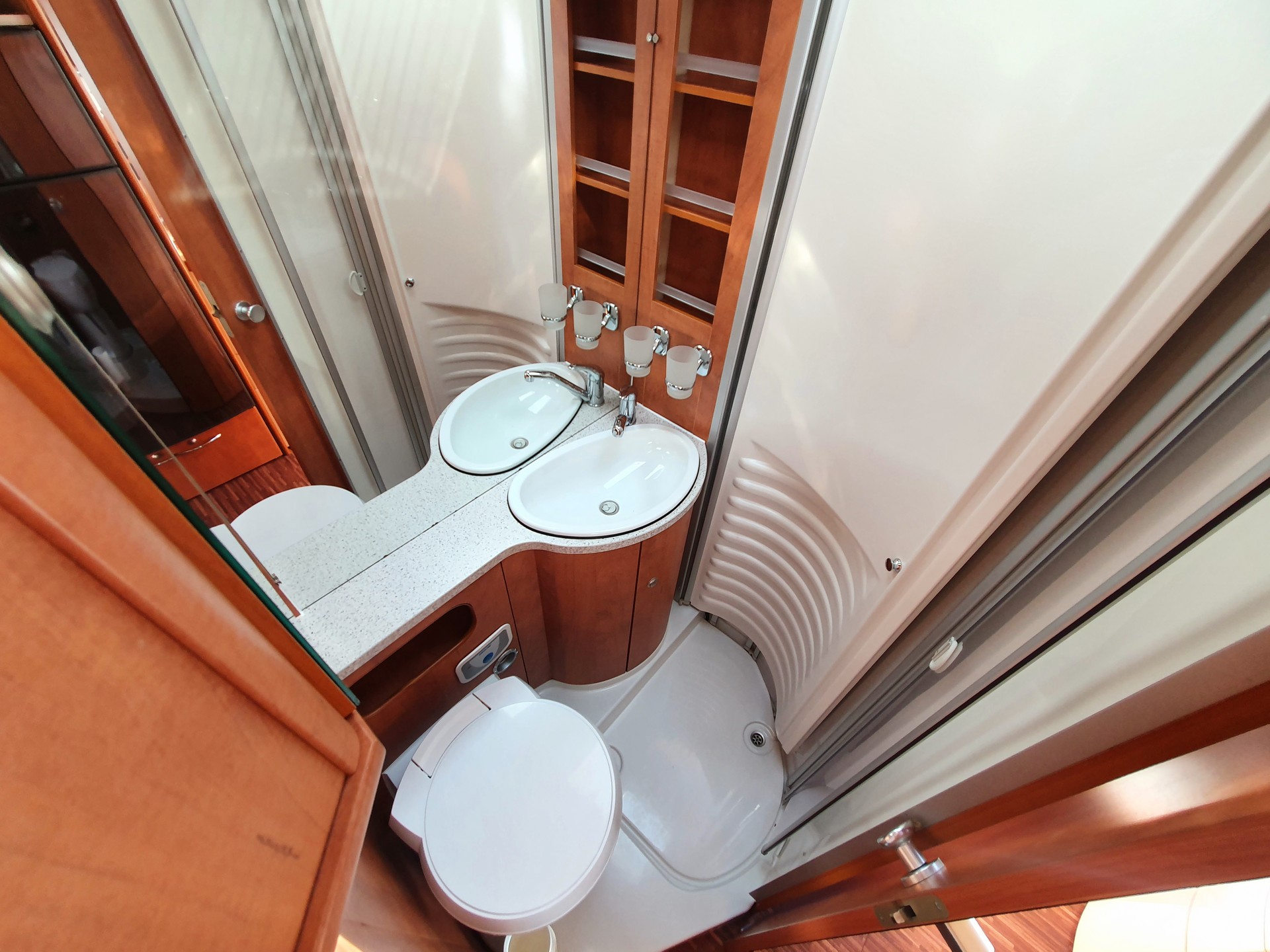 CARTHAGO CHIC C-LINE i4.3 - AUTOMAT! Einzelbett! Hubbett! Luftfederung! Solar!-image-14
