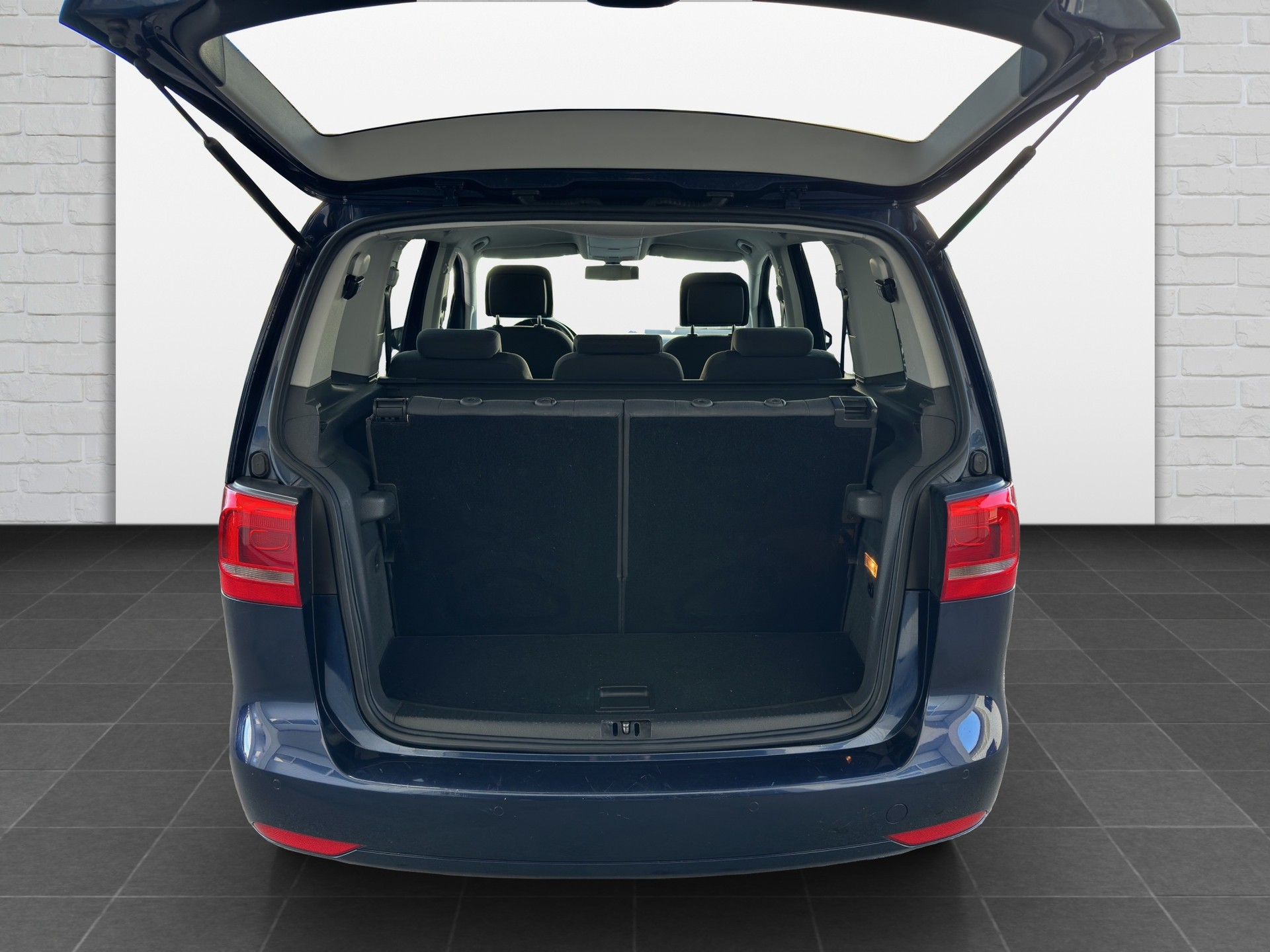 VW Touran 1.4 TSI Team DSG-image-13