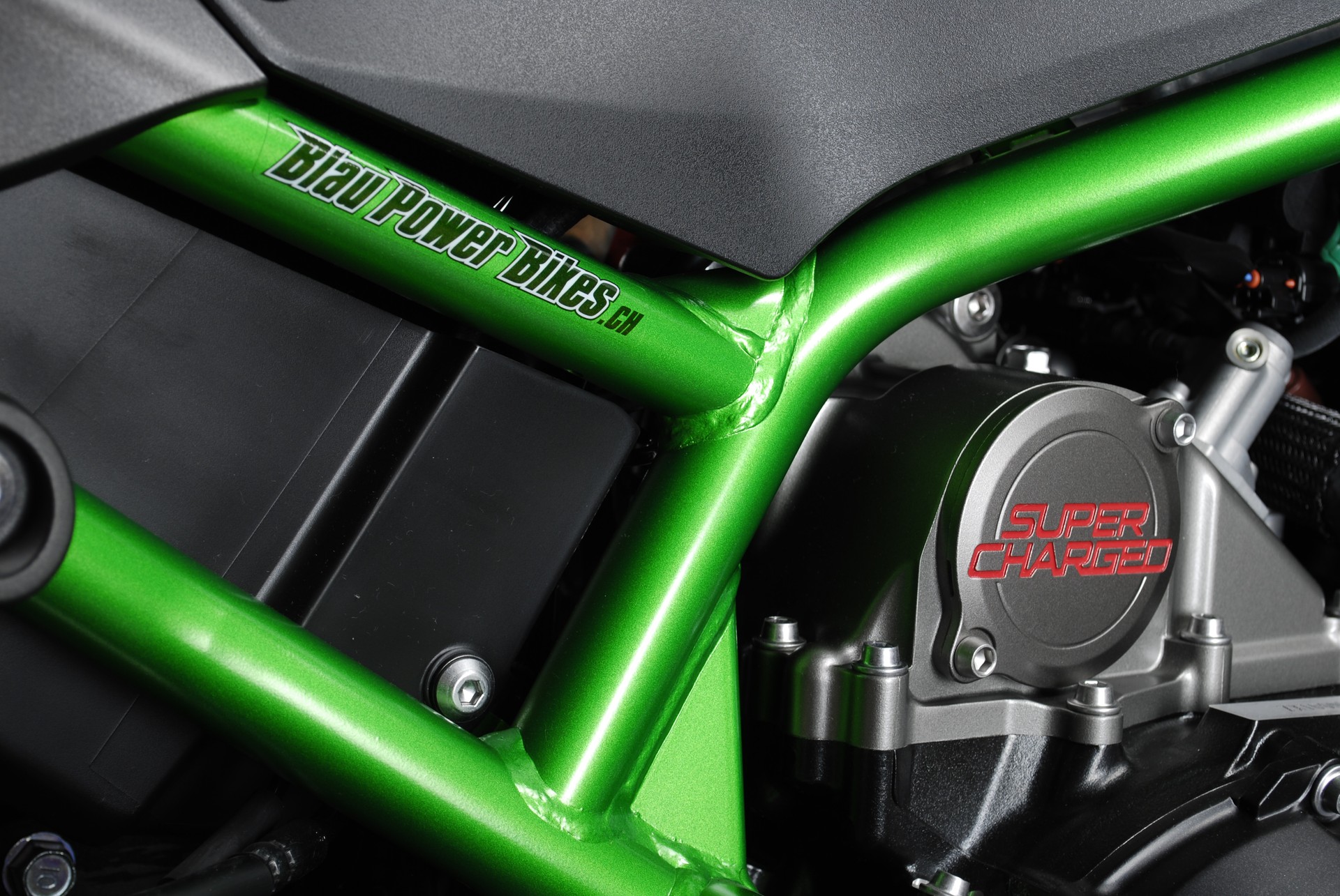 KAWASAKI Z H2 SE MY25-image-3