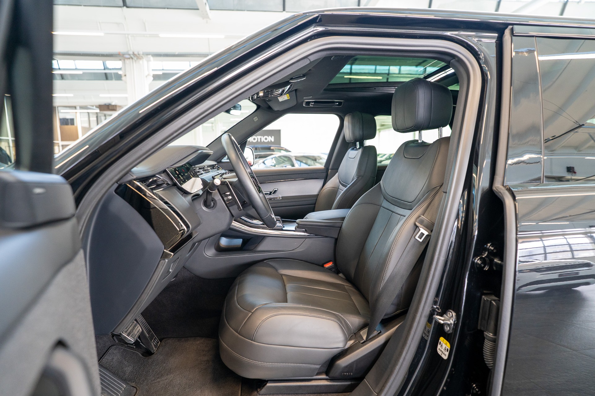 LAND ROVER Range Rover Sport 3.0 SE Dynamic / 23" Zoll / Panorama /-image-9