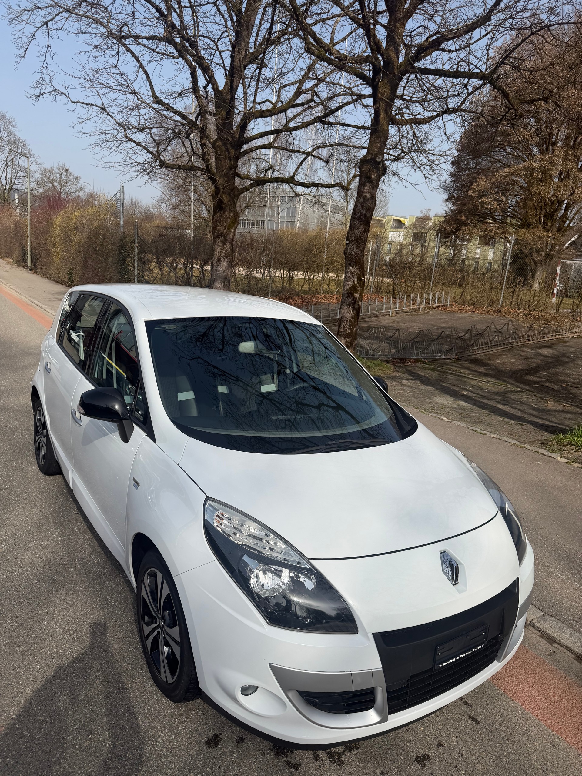 RENAULT Scénic 2.0 16V Bose X-Tronic CVT-image-8