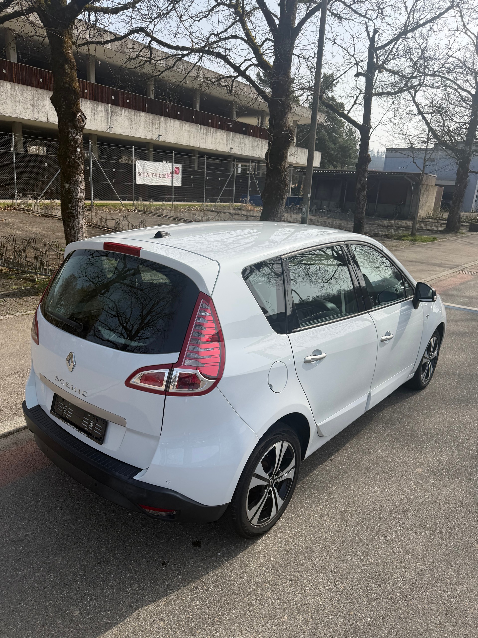 RENAULT Scénic 2.0 16V Bose X-Tronic CVT-image-4