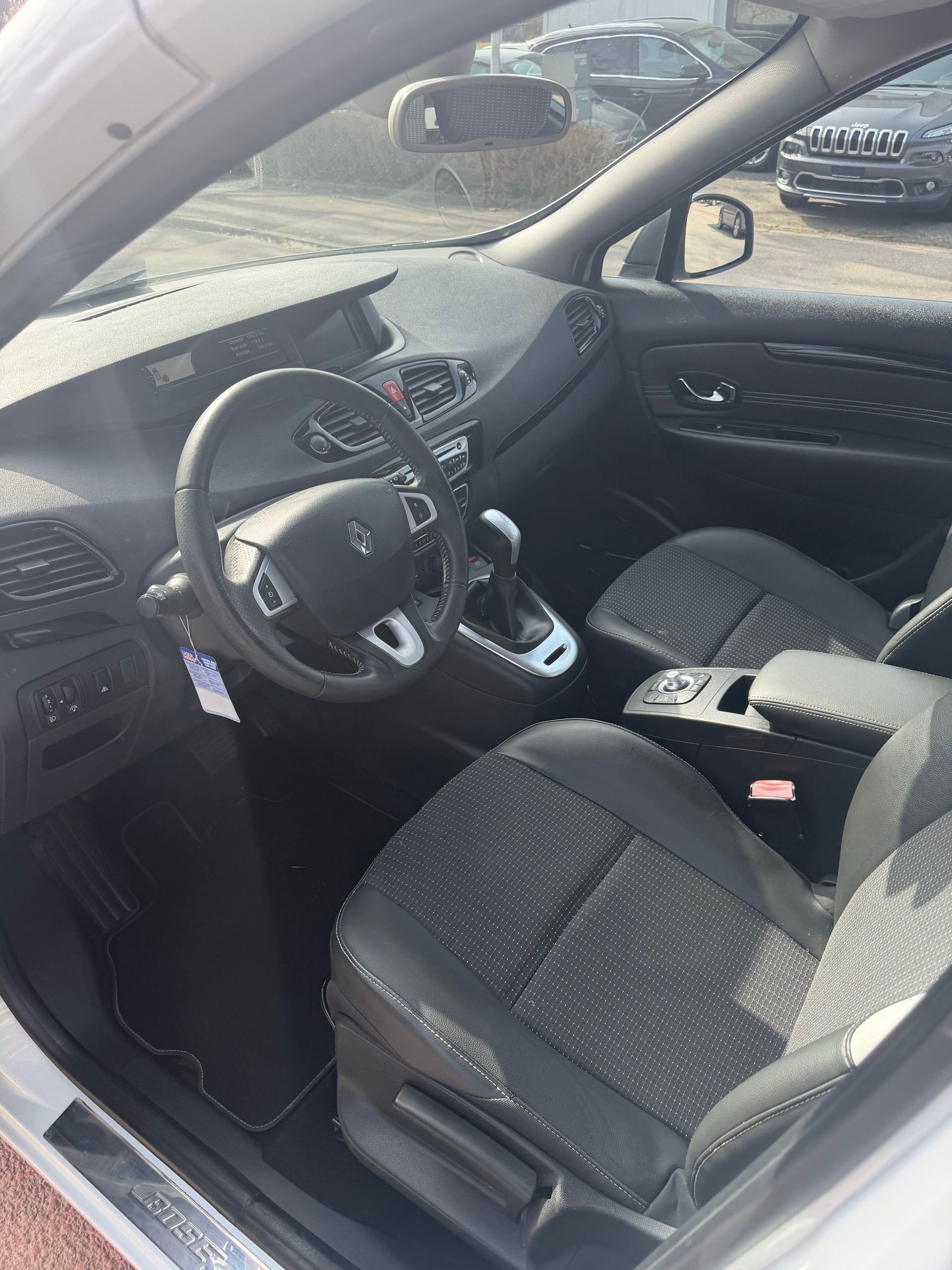 RENAULT Scénic 2.0 16V Bose X-Tronic CVT-image-13