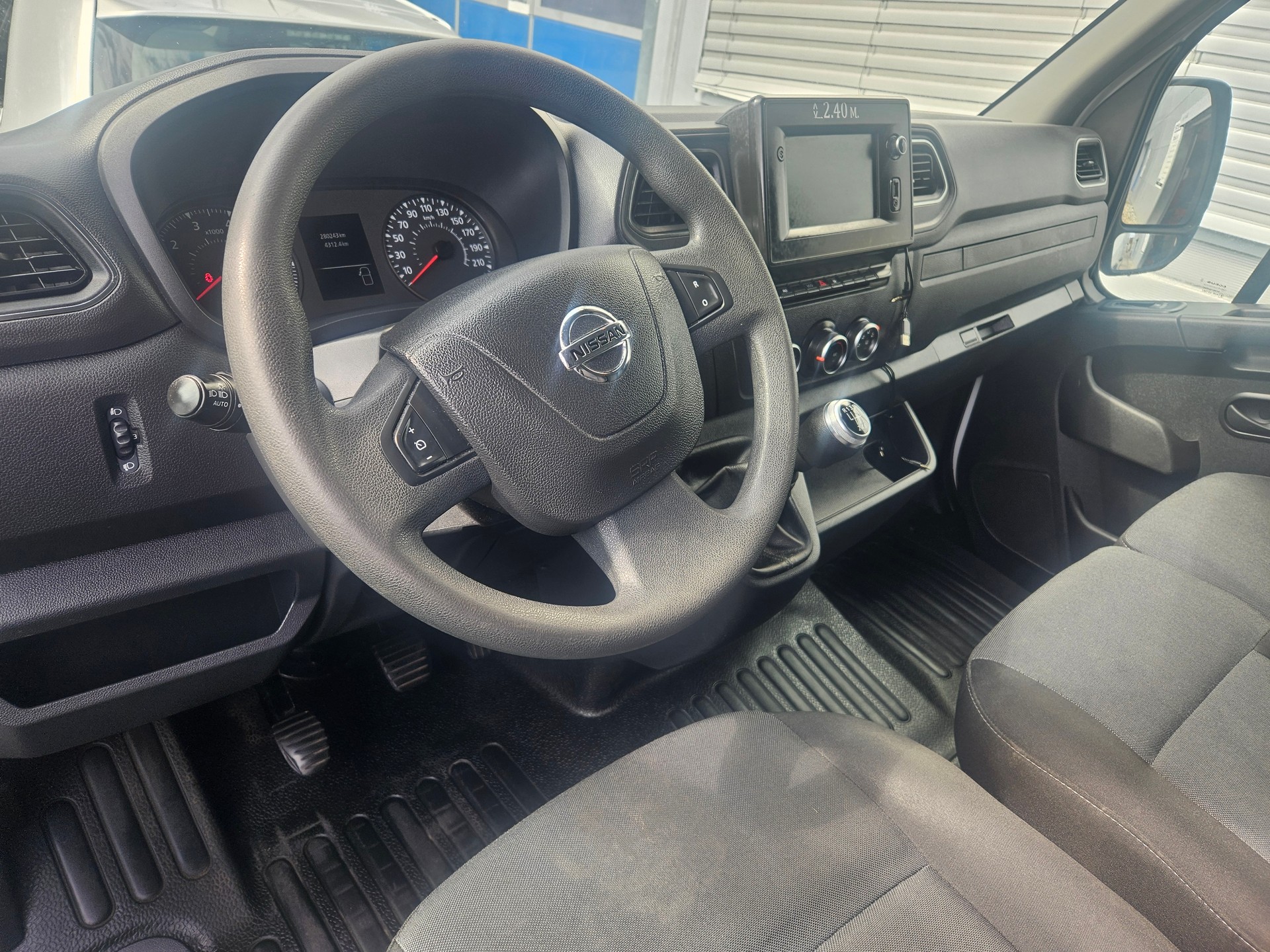 NISSAN NV400 F35.13 L2H2 FWD Comfort-image-12