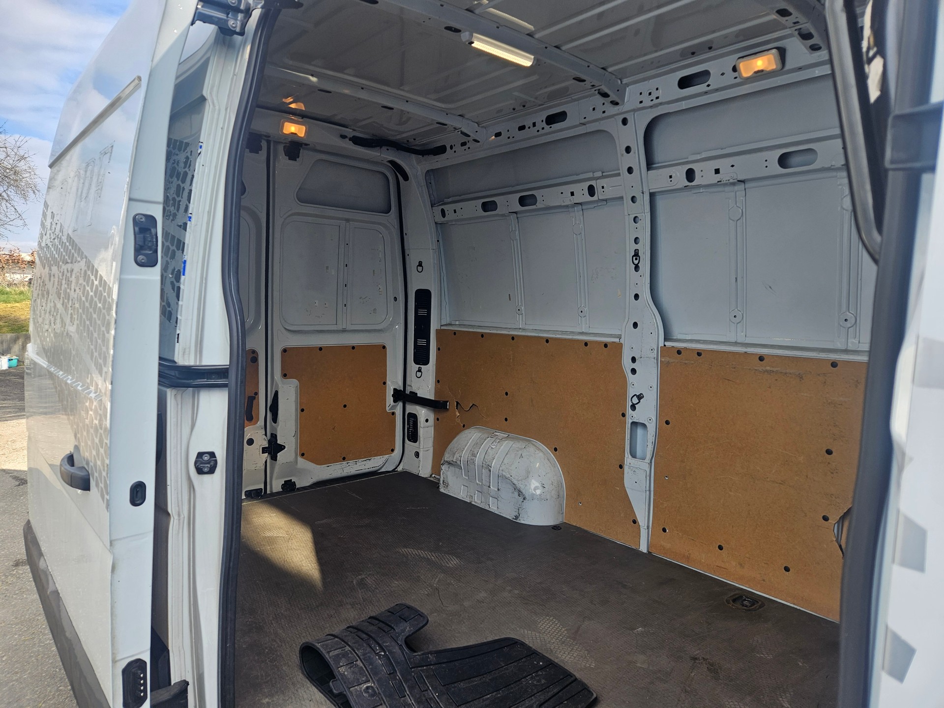 NISSAN NV400 F35.13 L2H2 FWD Comfort-image-7