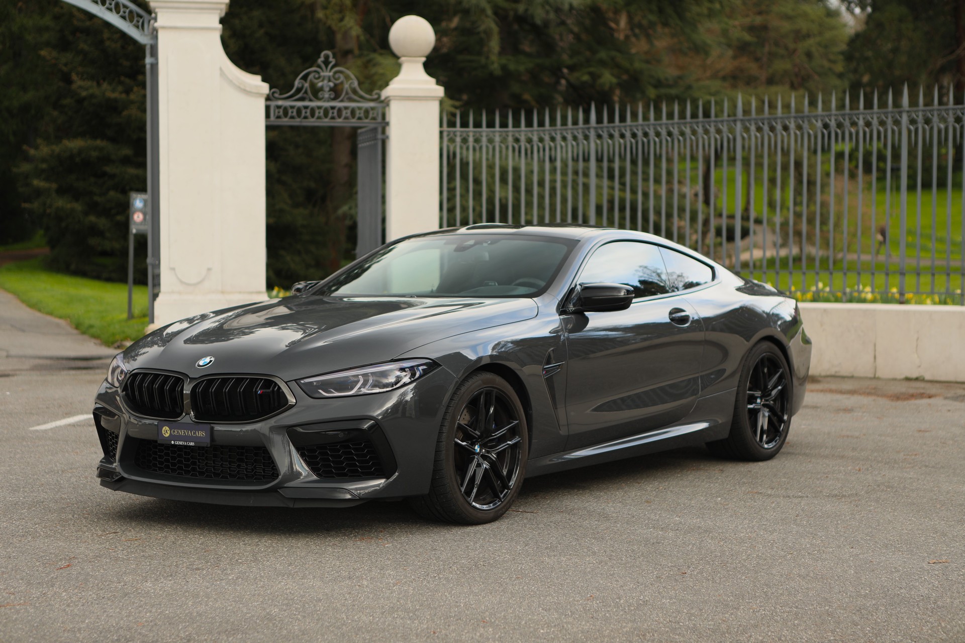 BMW M8 xDrive Steptronic M Competition-image-5