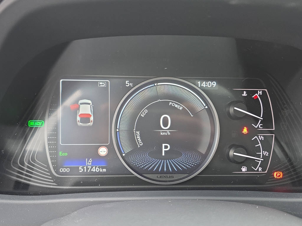 LEXUS UX 250h F-Line-image-16