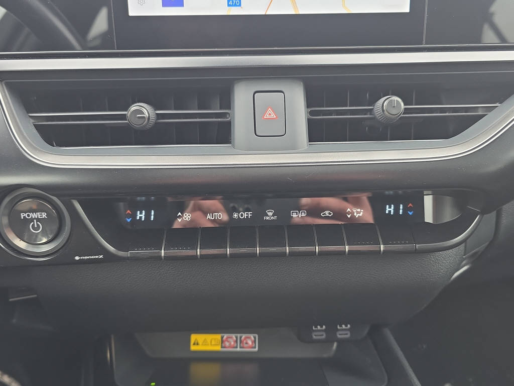 LEXUS UX 250h F-Line-image-22