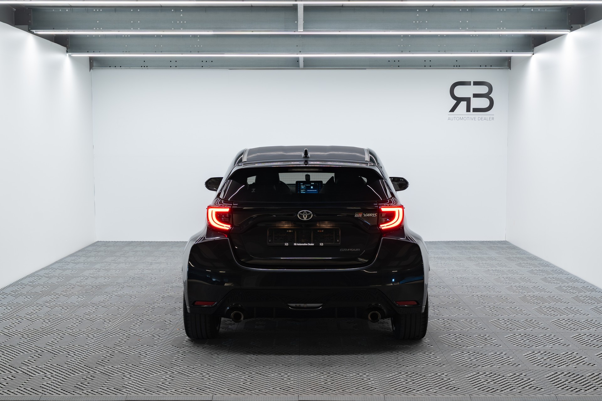 TOYOTA Yaris 1.6 GR Sport-image-4