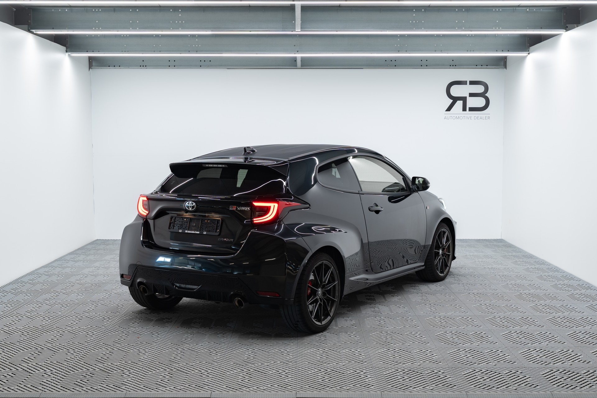 TOYOTA Yaris 1.6 GR Sport-image-3