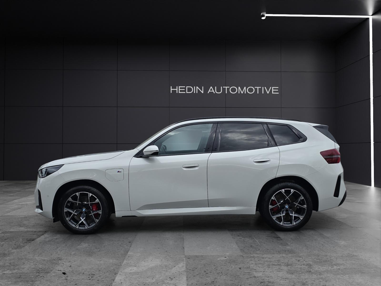 BMW X3 30e xDrive-showroom-element-2
