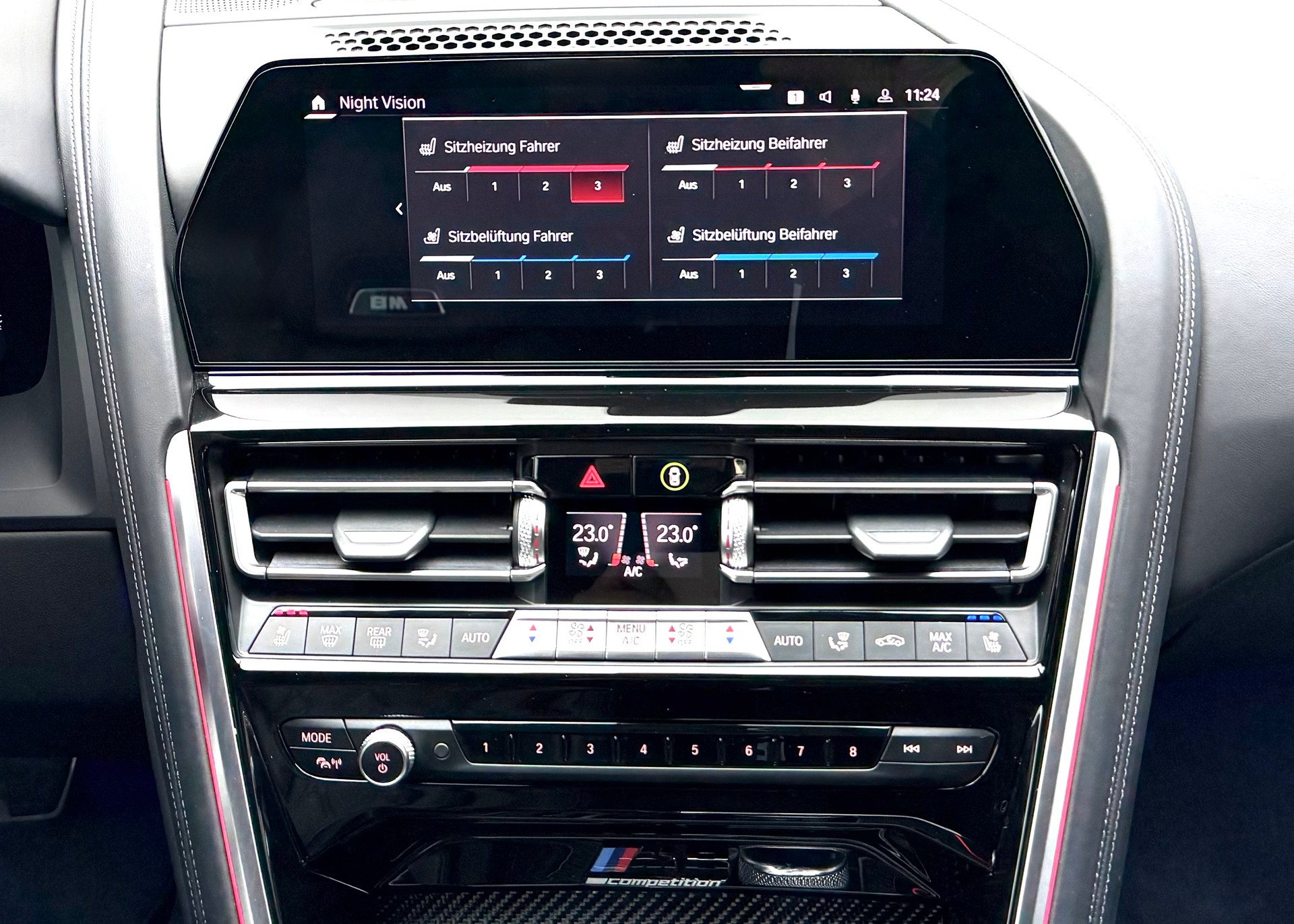 BMW M8 xDrive M Competition Steptronic-image-13