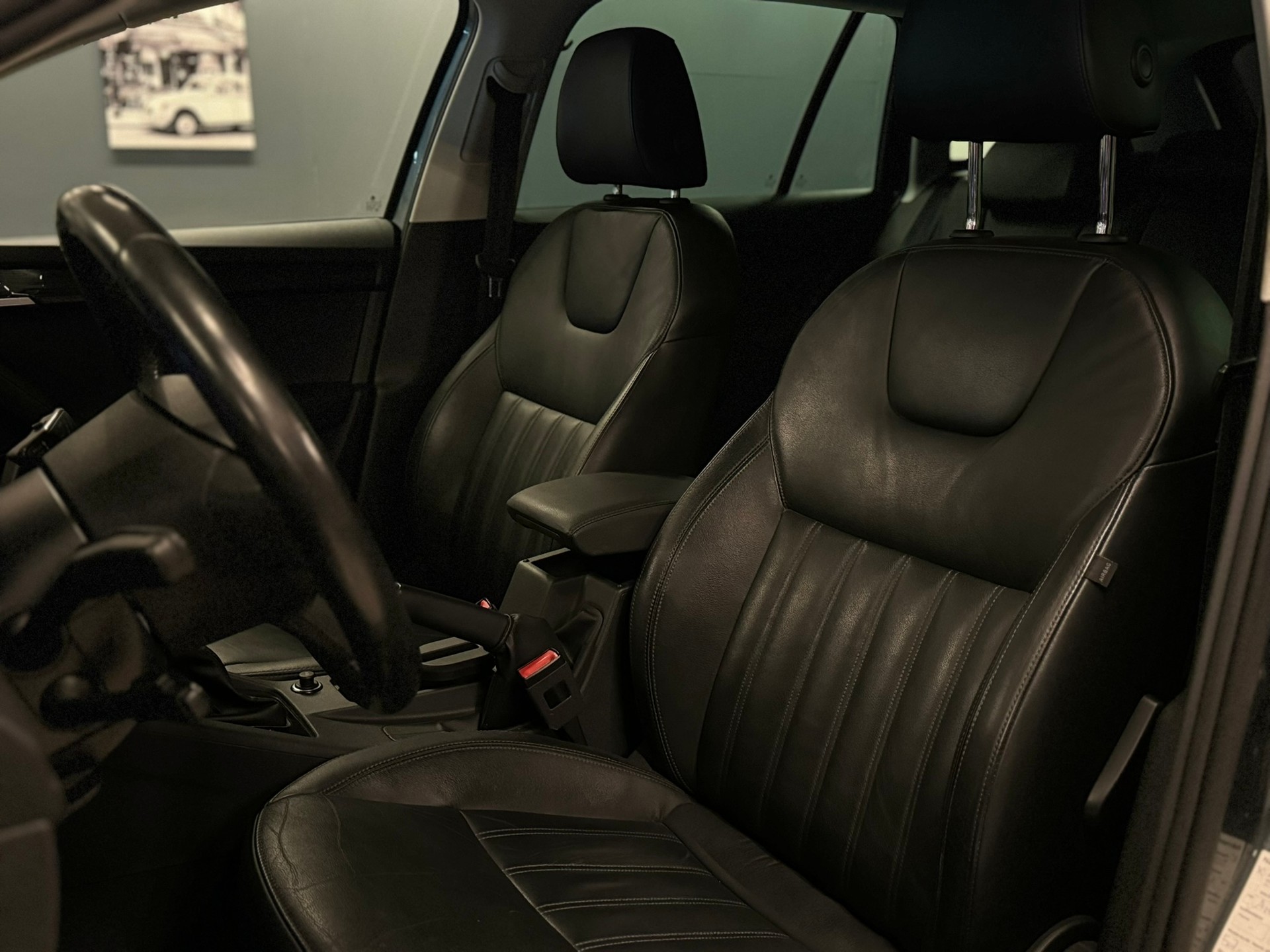 SKODA Octavia Combi 2.0 TDI Style 4x4-image-12