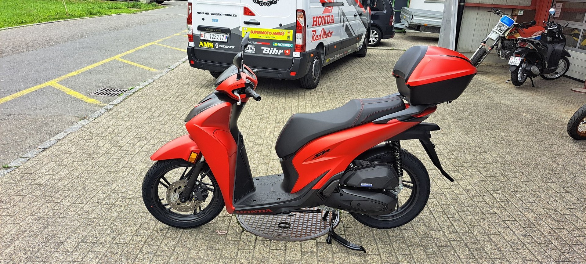 HONDA SH 125 Special Edition-image-2