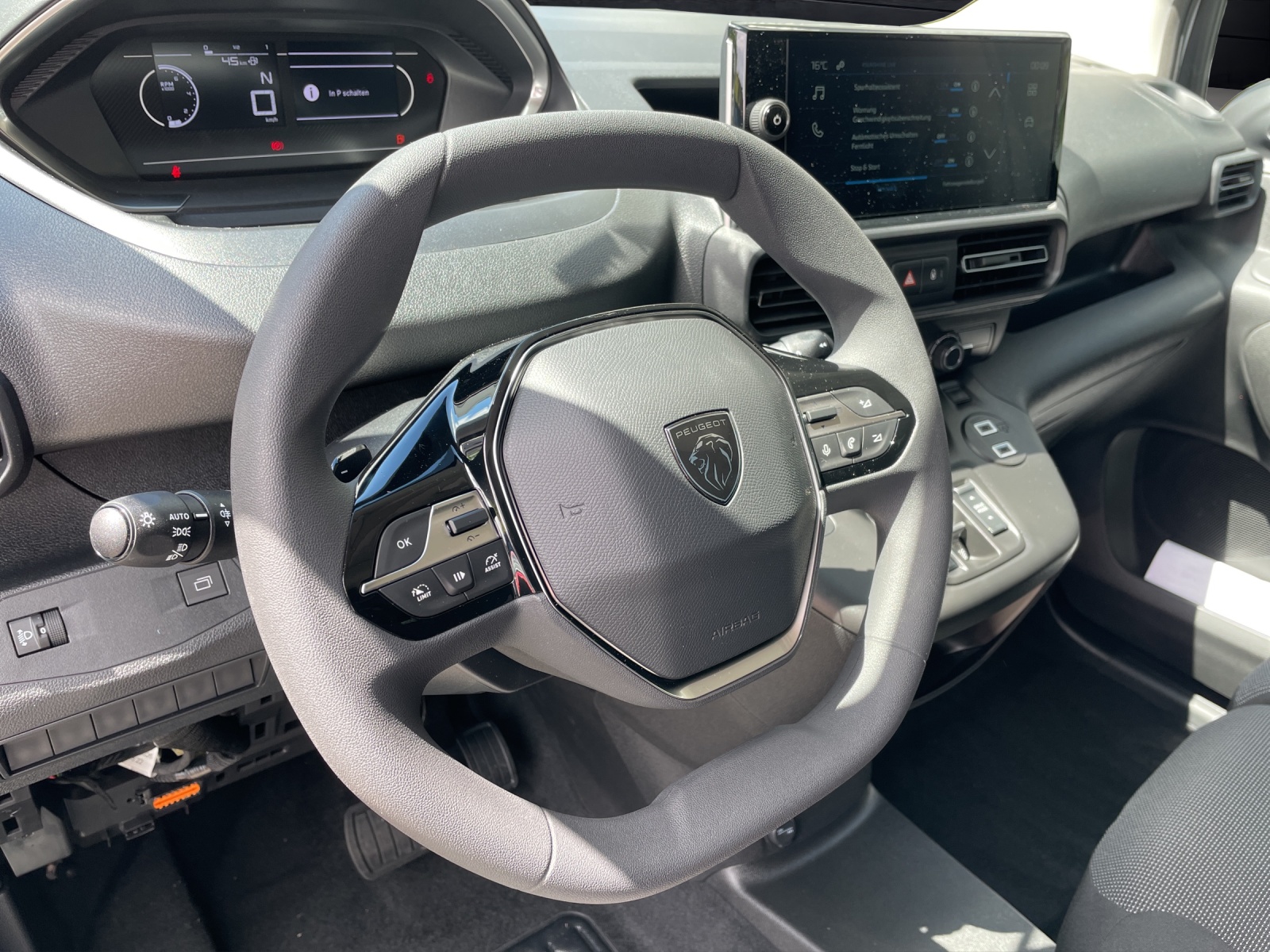 PEUGEOT Partner NEW 1.5 BlueHDI 130 S/S Kaw. 650 Standard-image-5