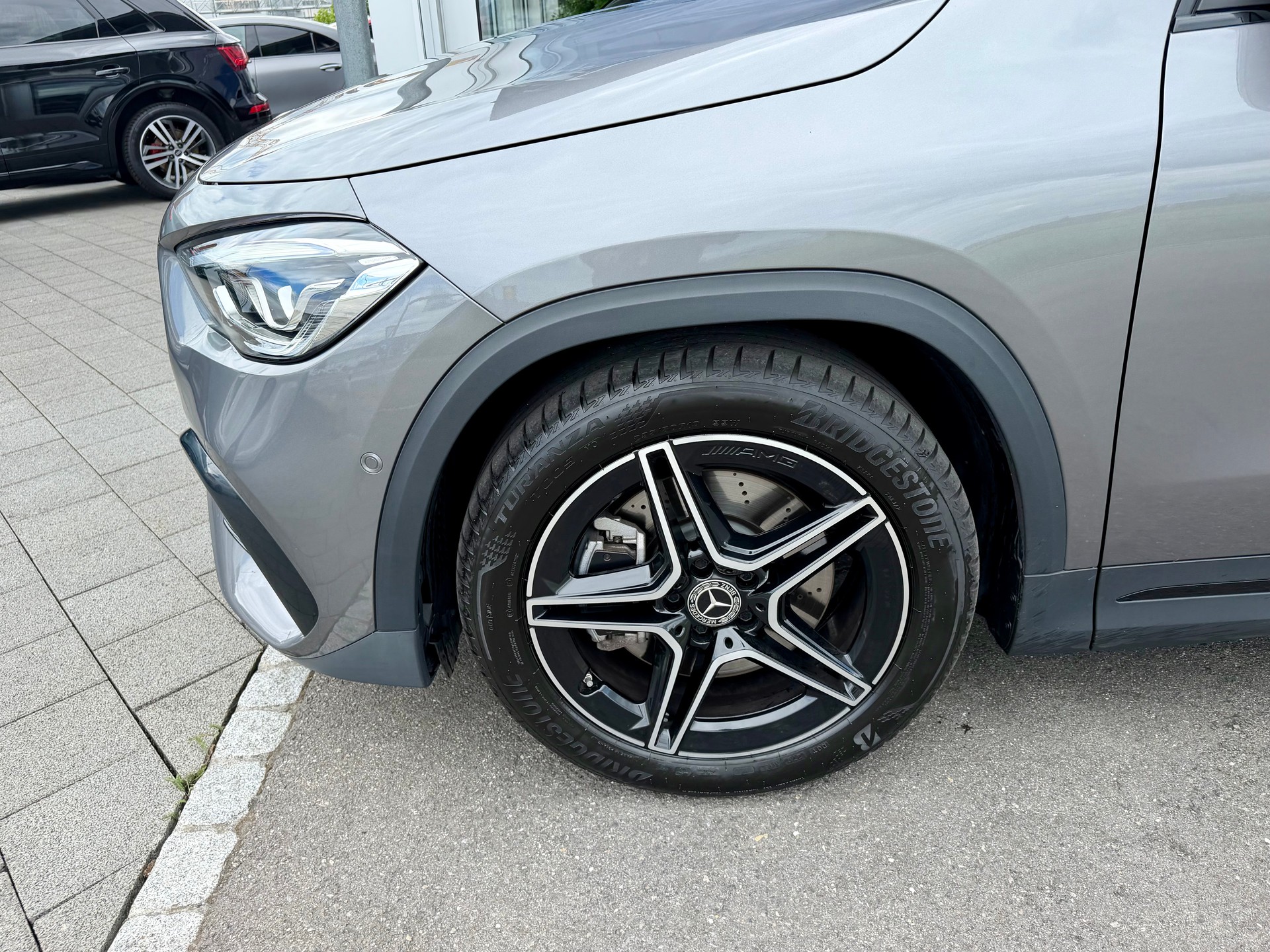 MERCEDES-BENZ GLA 250 4Matic AMG Line 8G-DCT-image-6