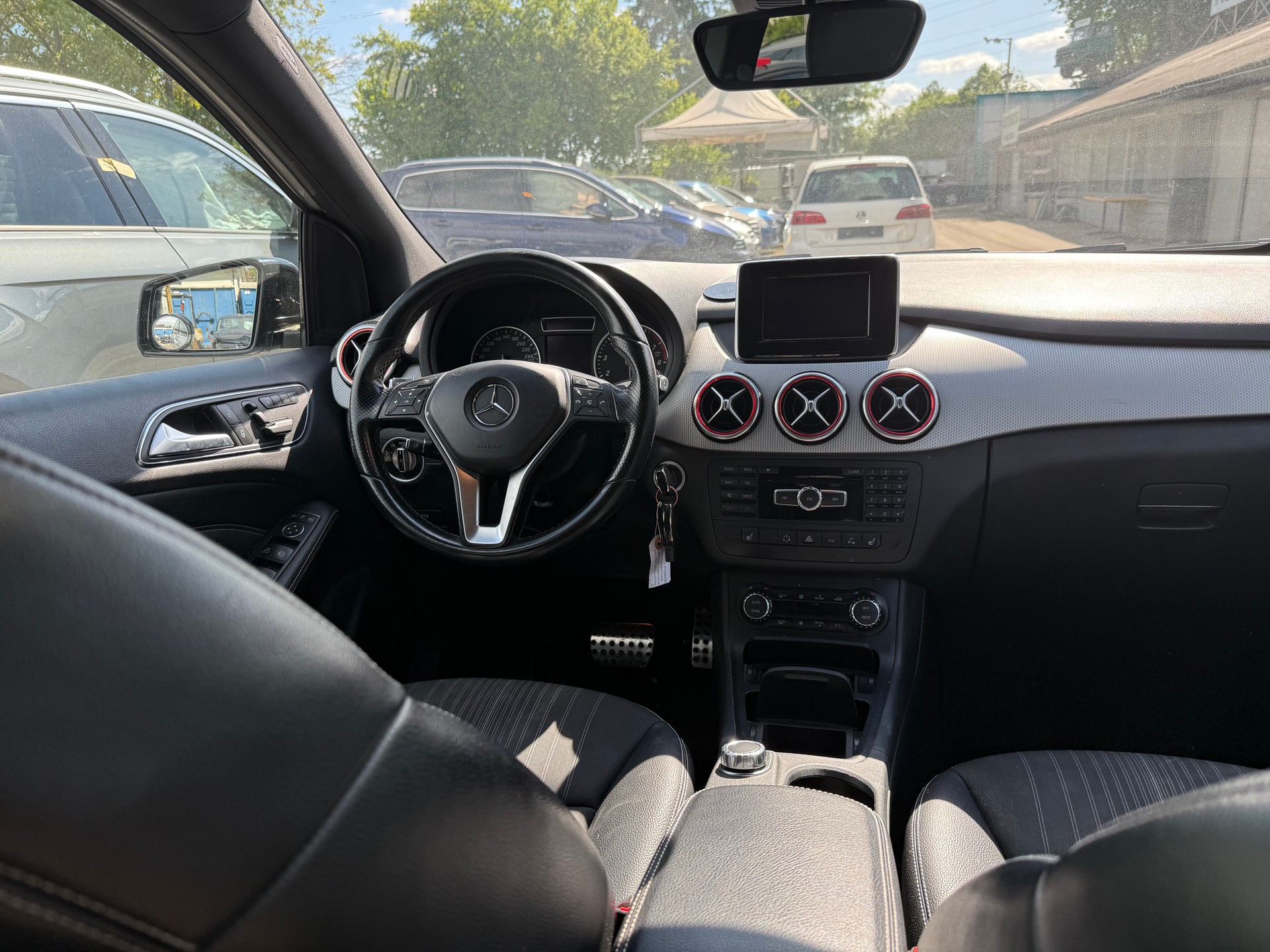 MERCEDES-BENZ B 200 7G-DCT-image-9