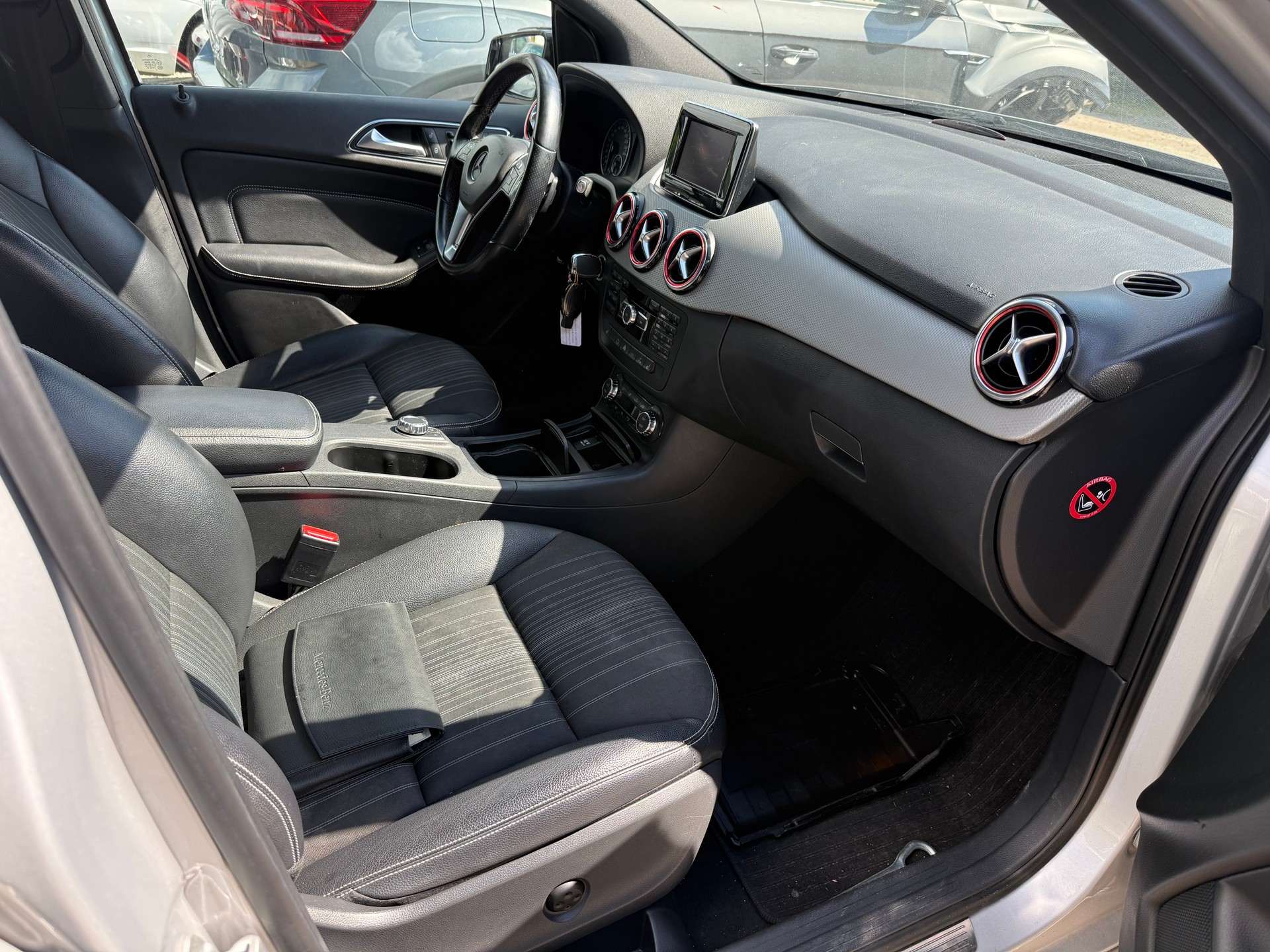 MERCEDES-BENZ B 200 7G-DCT-image-7