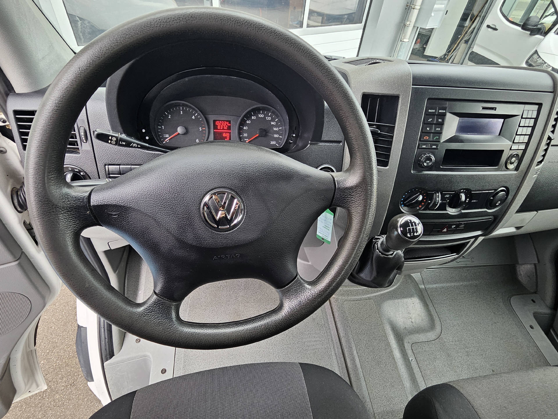 VW Crafter 35 DKab.-Ch. 3665 2.0 TDI 140 * Frischg ab MFK * Nutzlast von 1'176 KG * AHK *-image-11