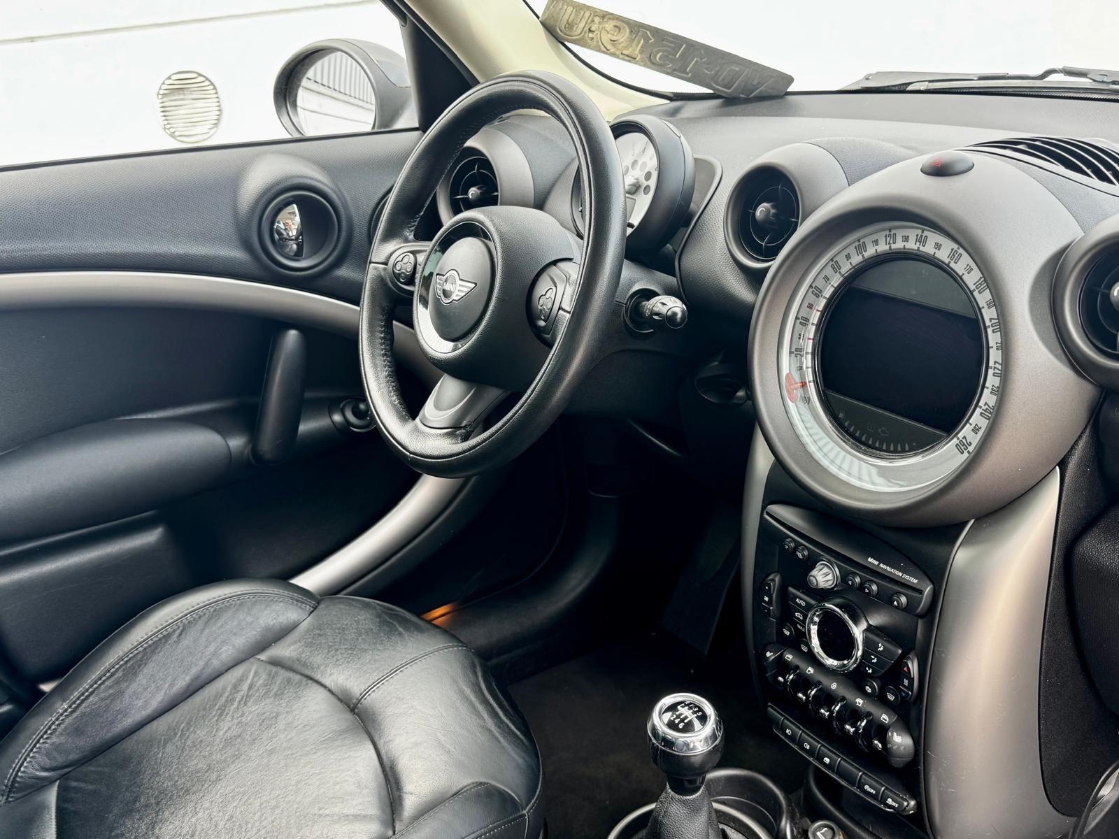 MINI Countryman Cooper FWD-image-7