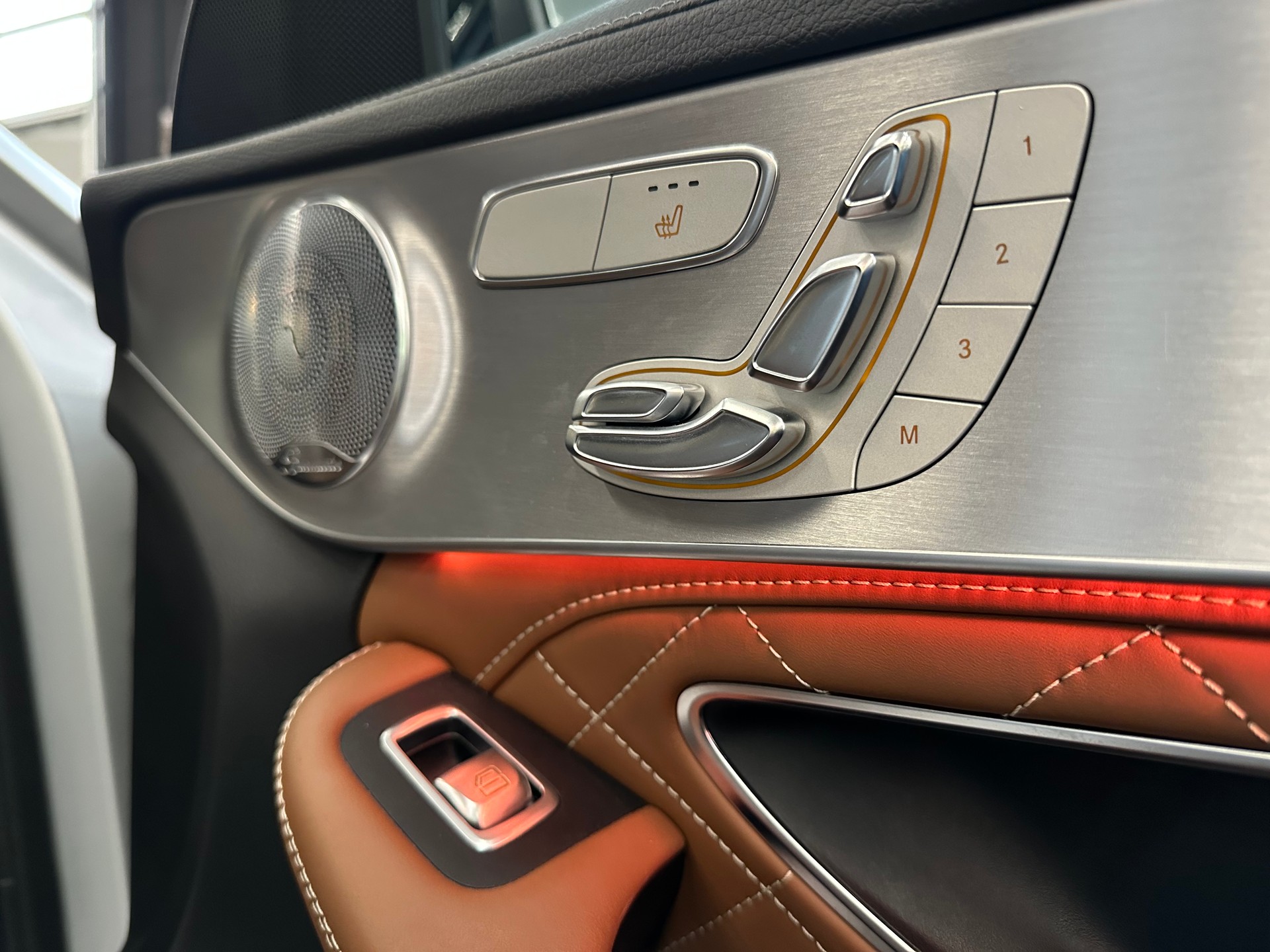 MERCEDES-BENZ C 63 S AMG Speedshift-image-12