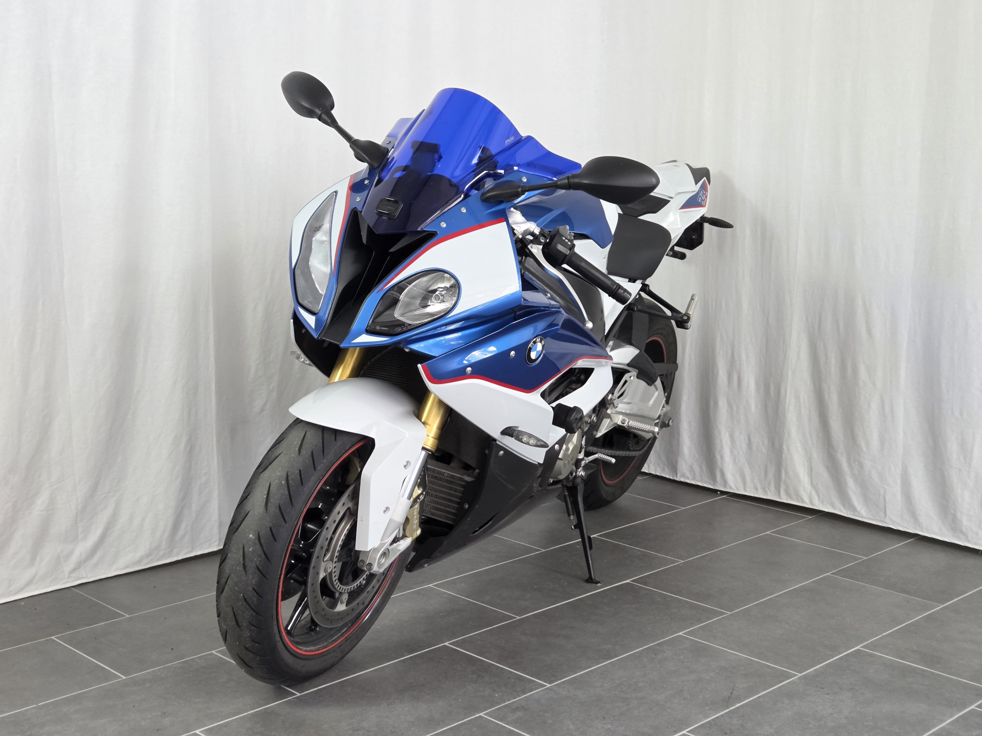 BMW S 1000 RR-showroom-element-2