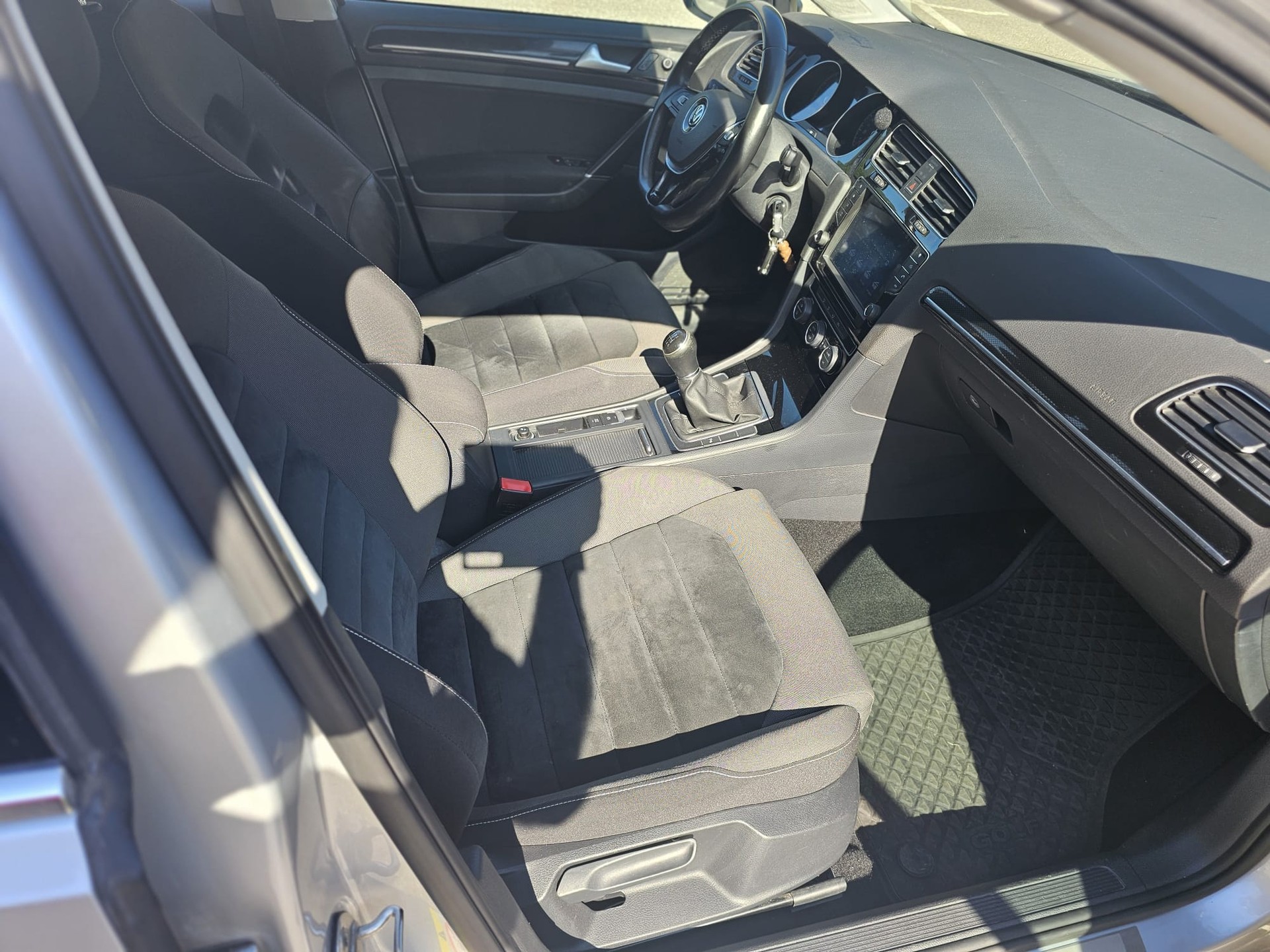 VW GOLF-image-7