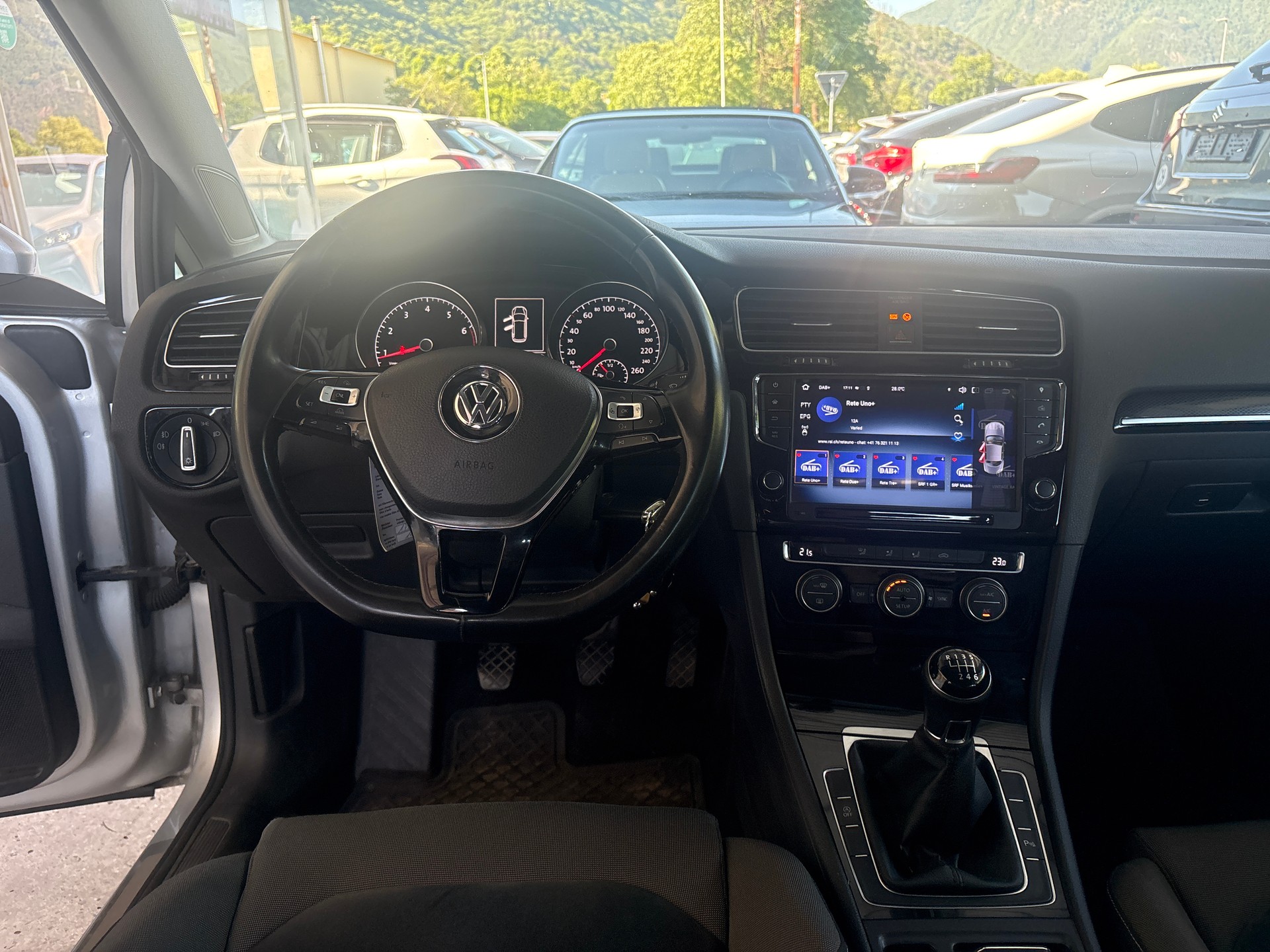 VW GOLF-image-6