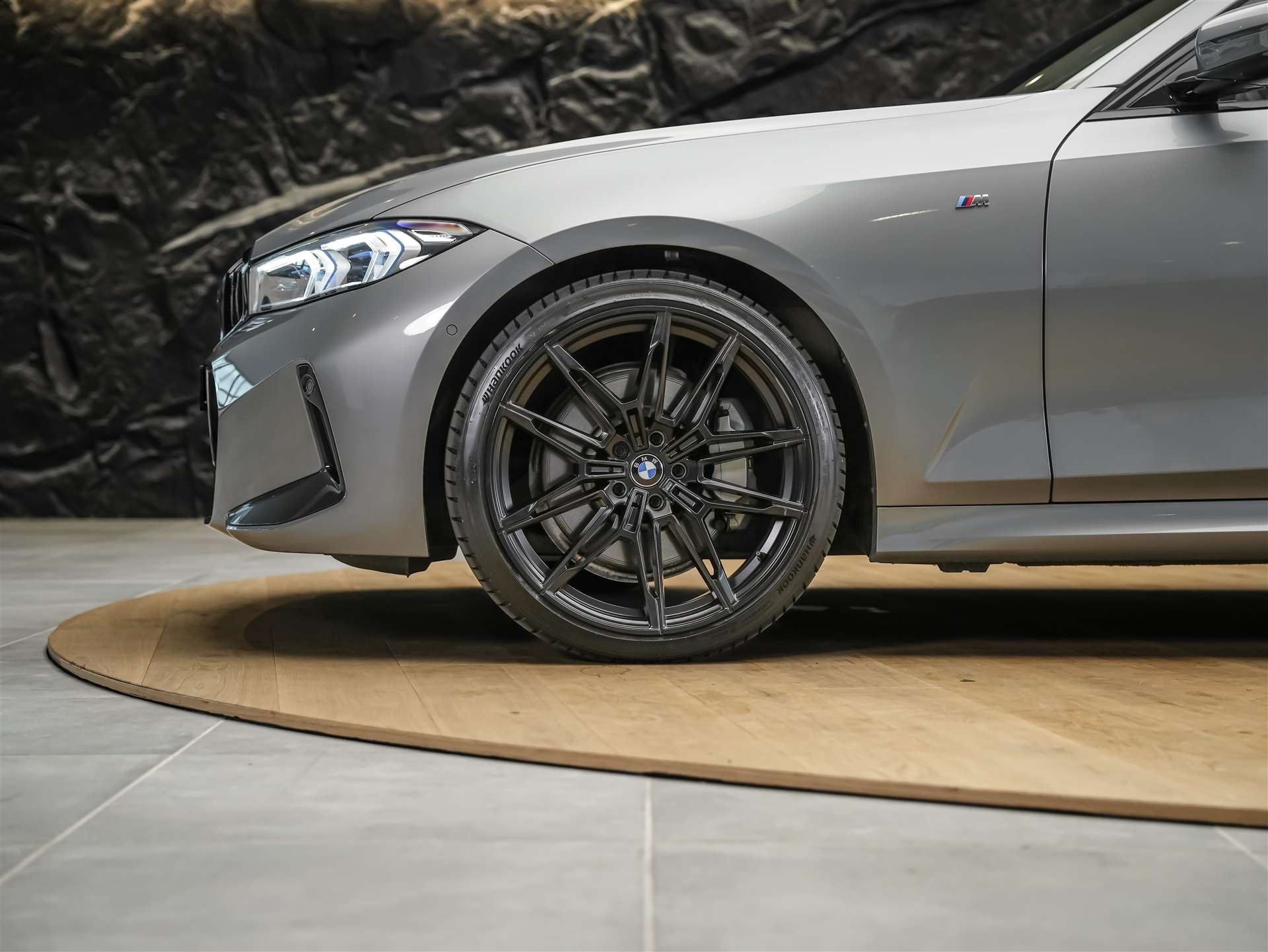 BMW 330d xDrive M Sport *Facelift*20"Zoll*Rückfahrkamera*-image-16