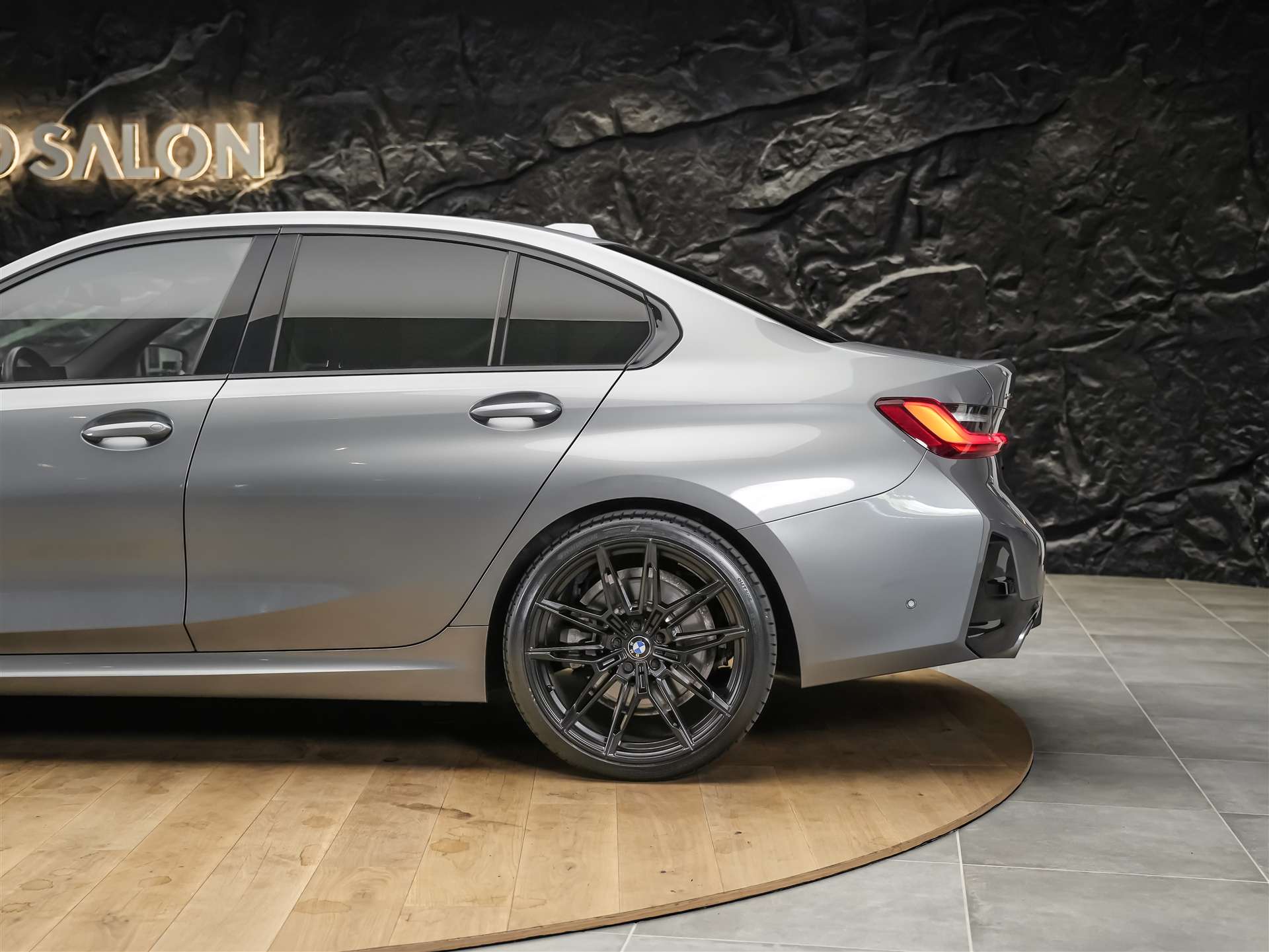 BMW 330d xDrive M Sport *Facelift*20"Zoll*Rückfahrkamera*-image-17
