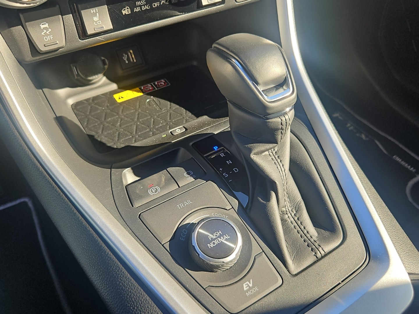 TOYOTA RAV-4 2.5 HSD Style e-CVT 4WD-image-23