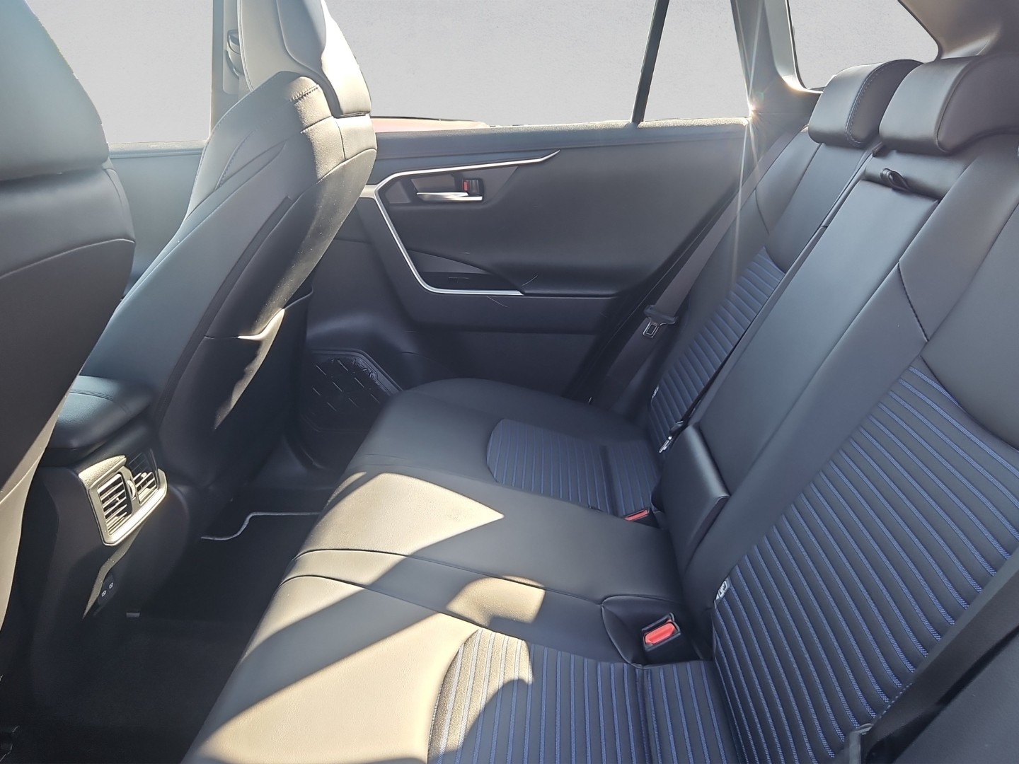 TOYOTA RAV-4 2.5 HSD Style e-CVT 4WD-image-13