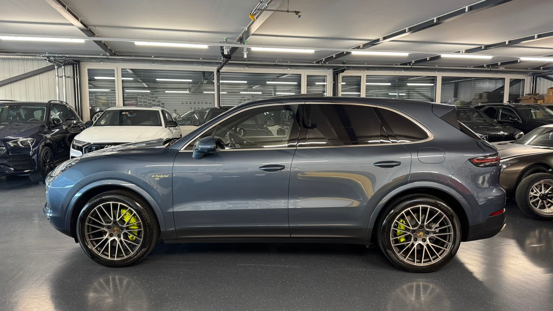 PORSCHE Cayenne E-Hybrid-image-9