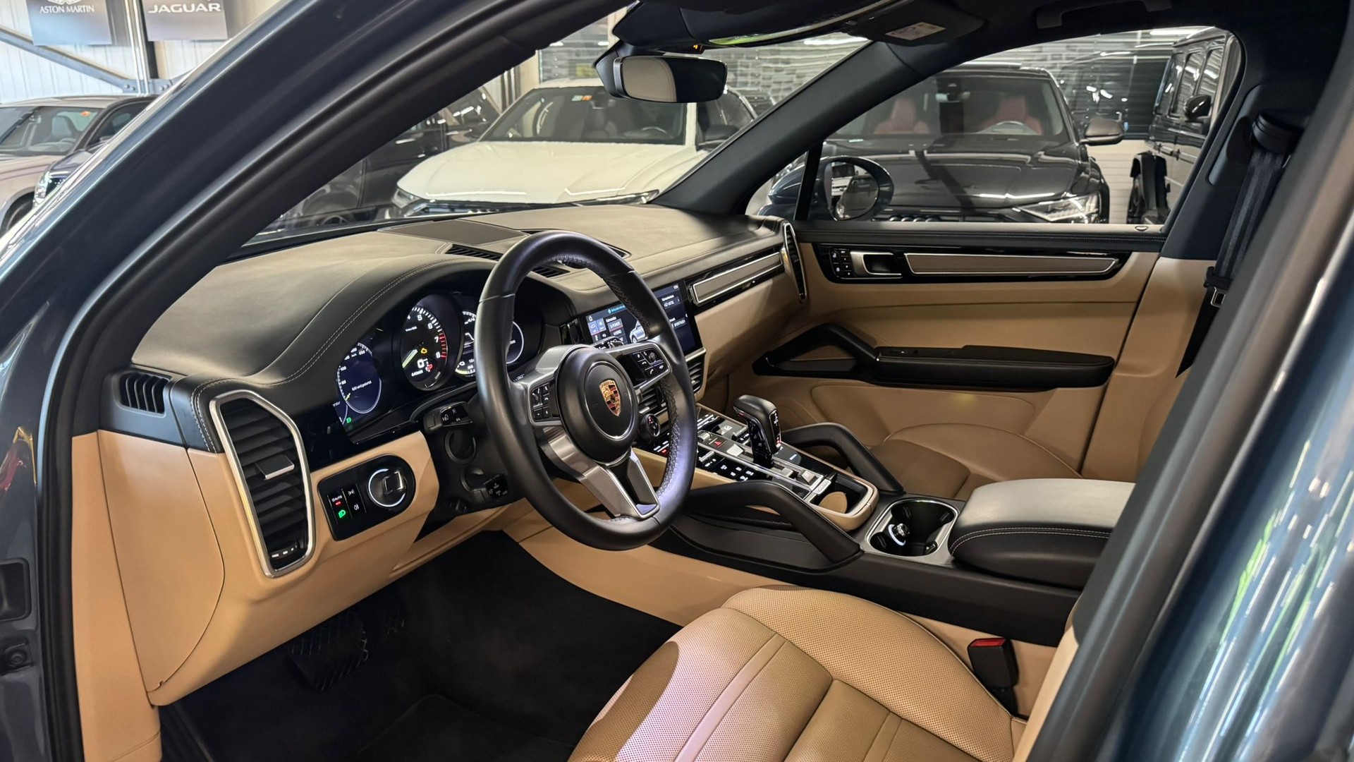 PORSCHE Cayenne E-Hybrid-image-12