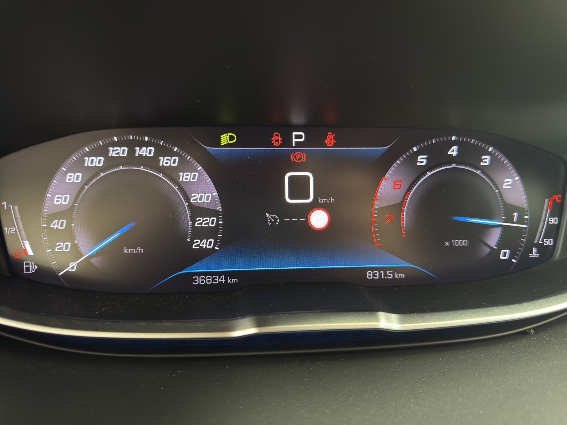 PEUGEOT 3008 1.2 PureTech Allure Pack EAT8-image-10