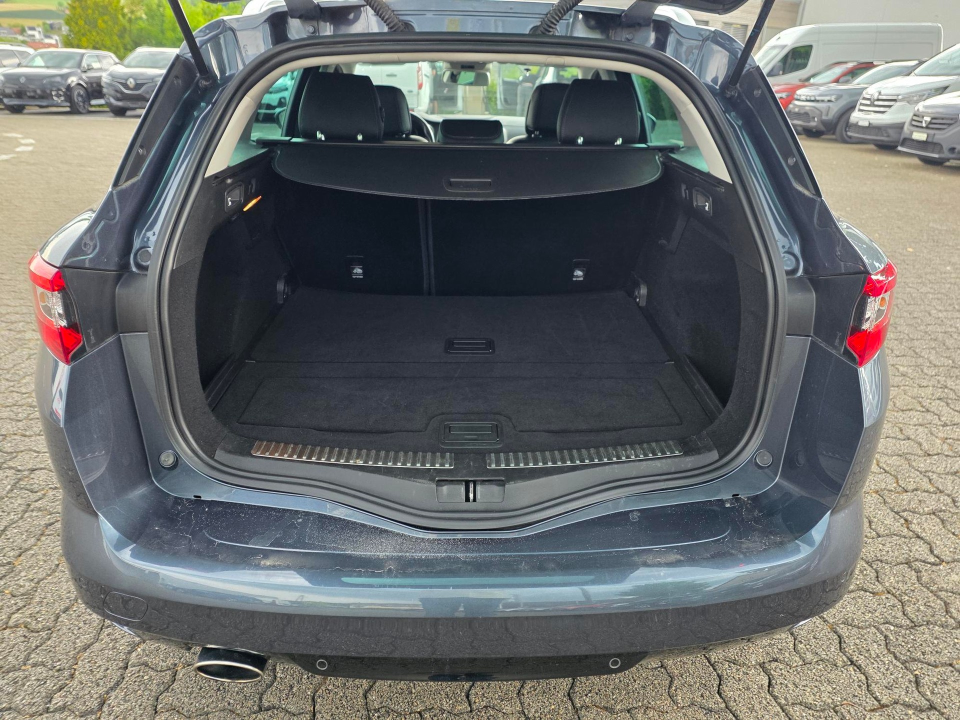 RENAULT Mégane GrT 1.2 TCe 130 90th An.EDC-image-8