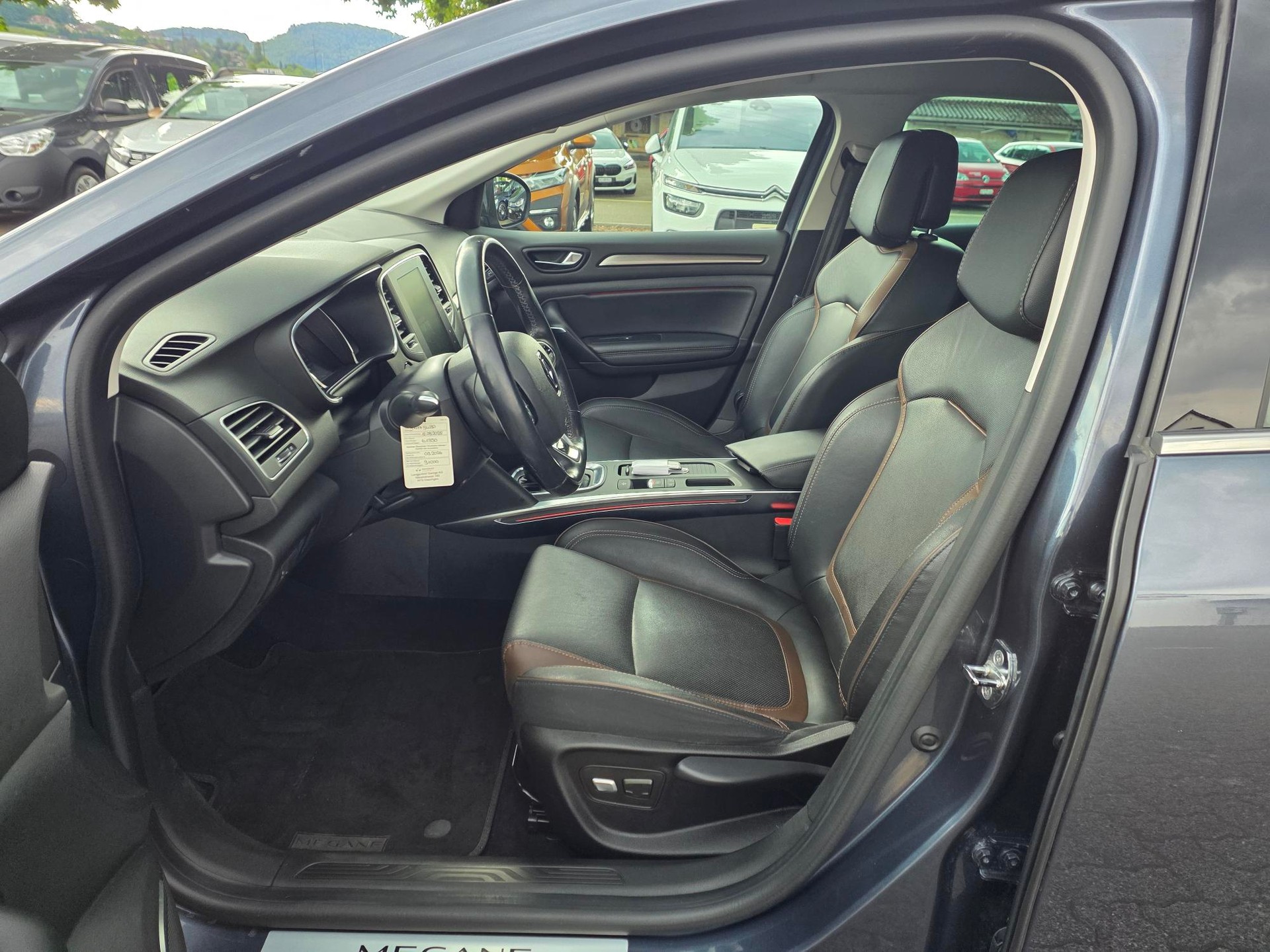 RENAULT Mégane GrT 1.2 TCe 130 90th An.EDC-image-5
