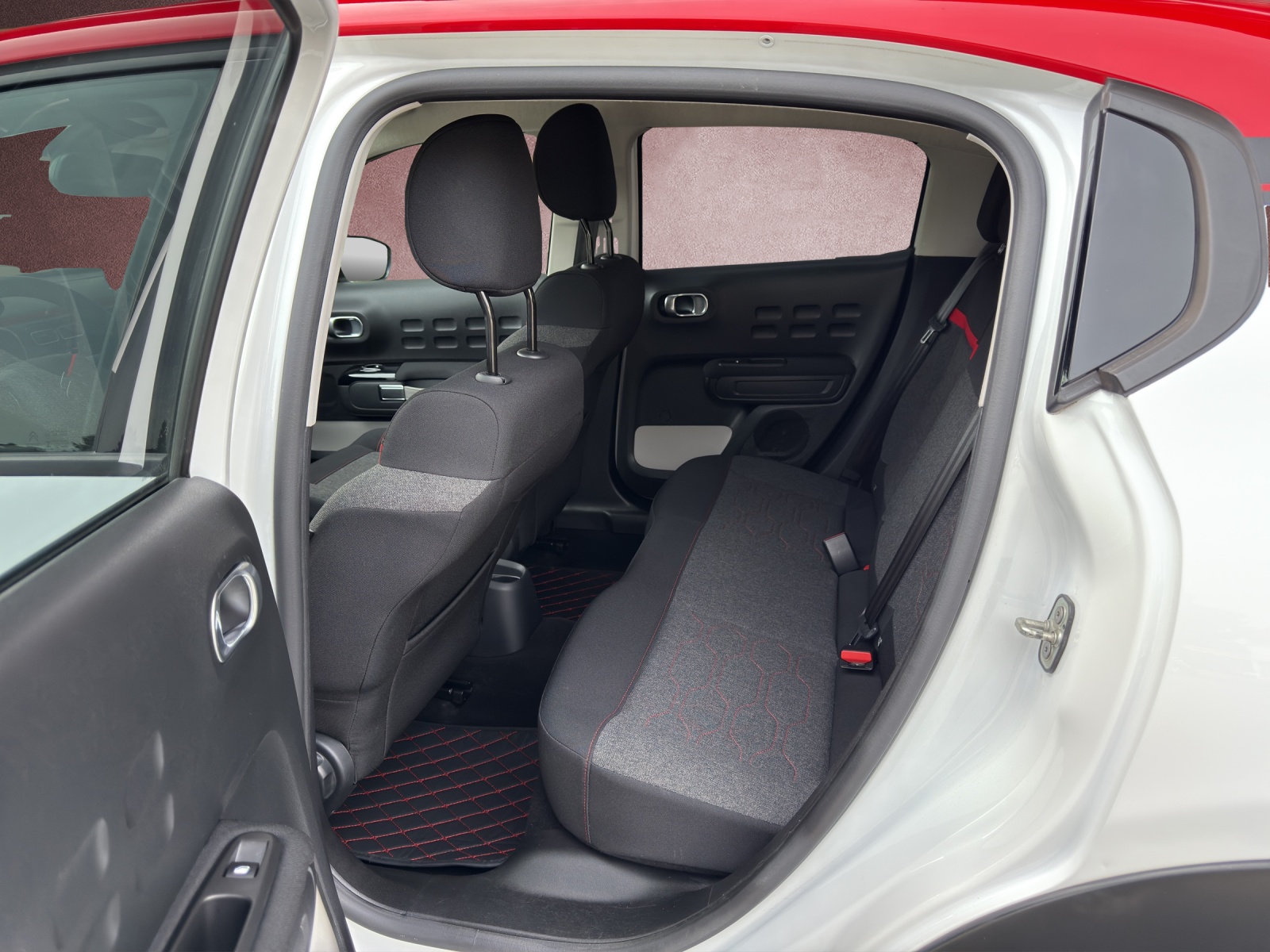 CITROEN C3 1.2i PureTech Feel Edition-image-8