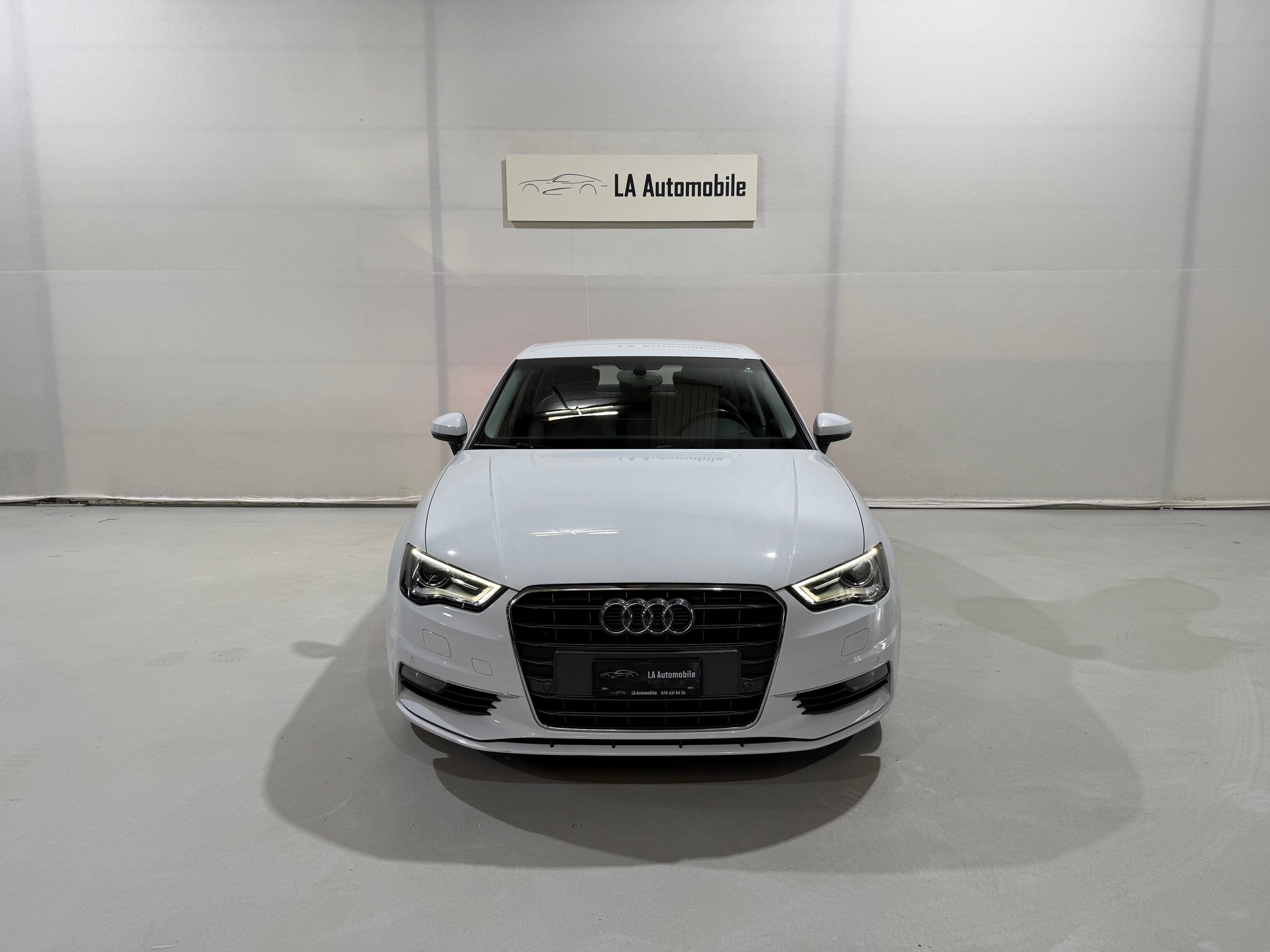 AUDI A3 Limousine 1.8 TFSI Ambiente S-tronic-image-3