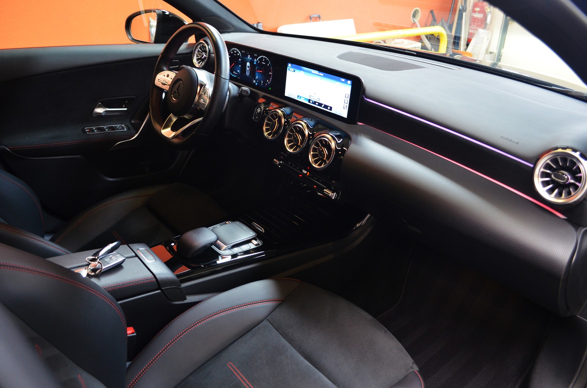 MERCEDES-BENZ A 180 d AMG Line 8G-DCT-image-8